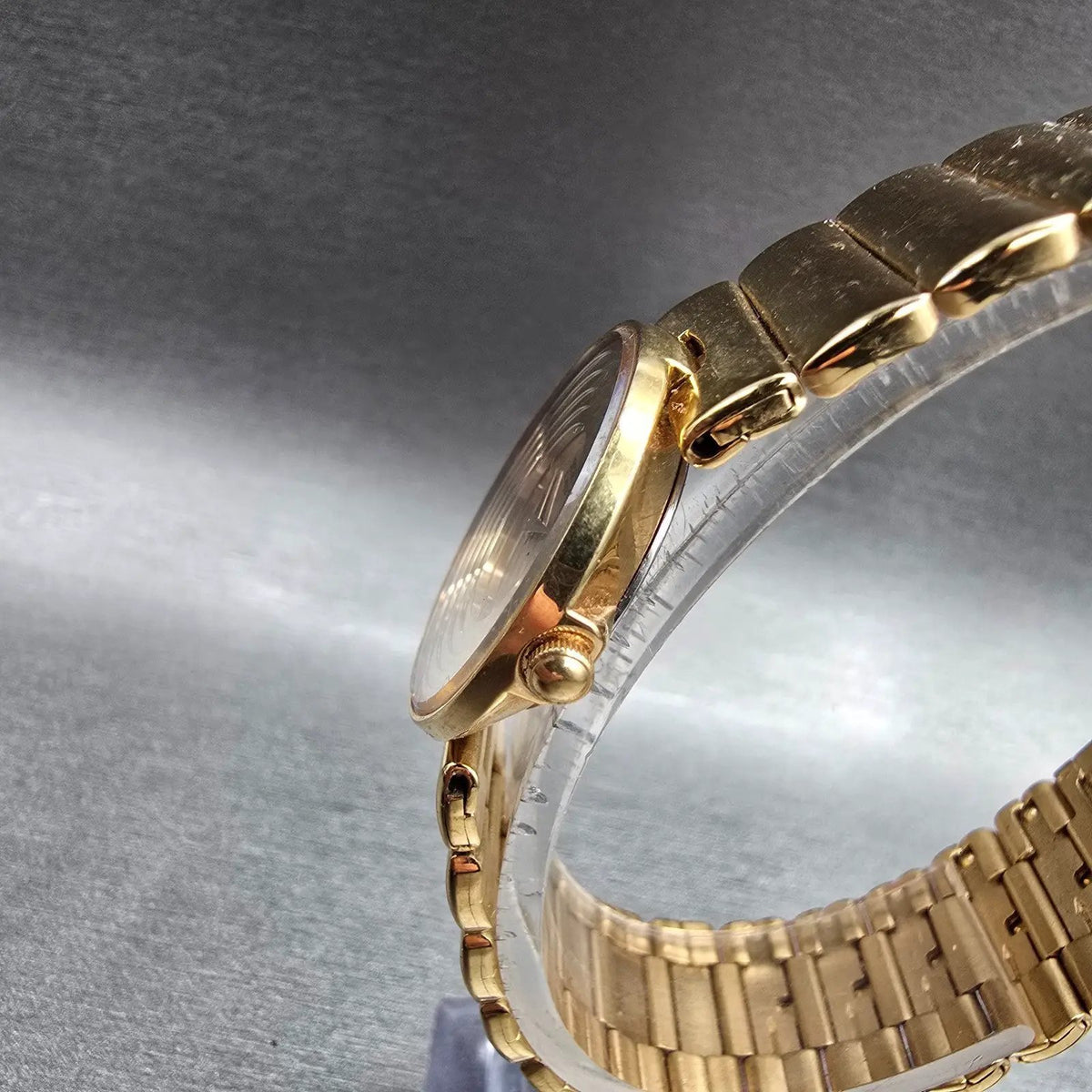 Seiko Watch Women 25mm Gold Dial Gold Tone Round 1N00-0B59 New Battery Vintage2