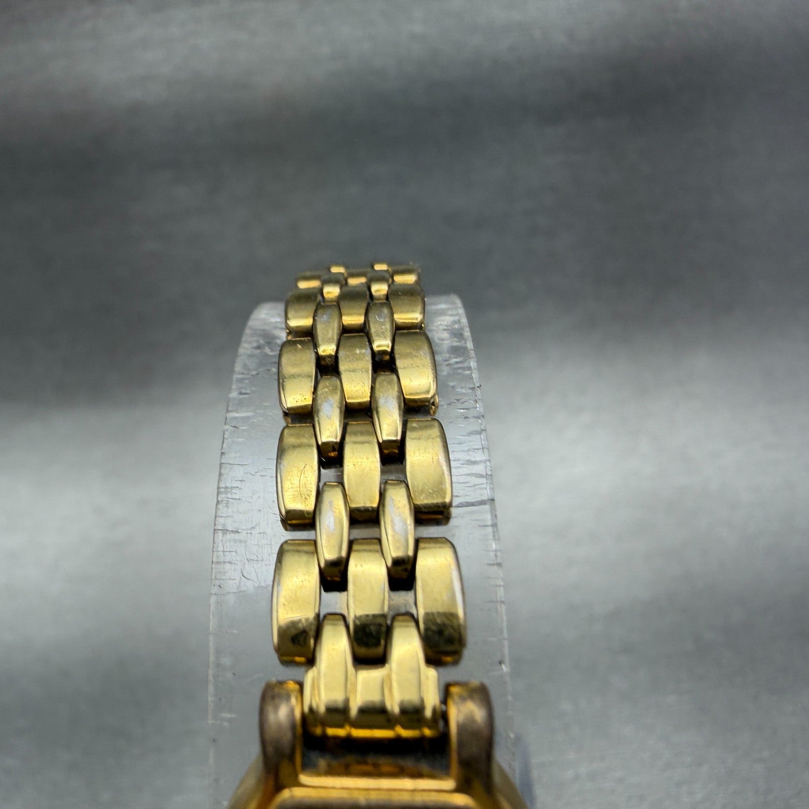 Seiko Watch Women 18mm Green Dial Gold Tone Oval V400-5779 New Battery Vintage4