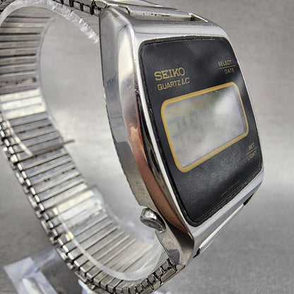 Seiko Digital Watch Men 33mm LCD Black Dial Silver Tone Rectangle 0439-4029 READ