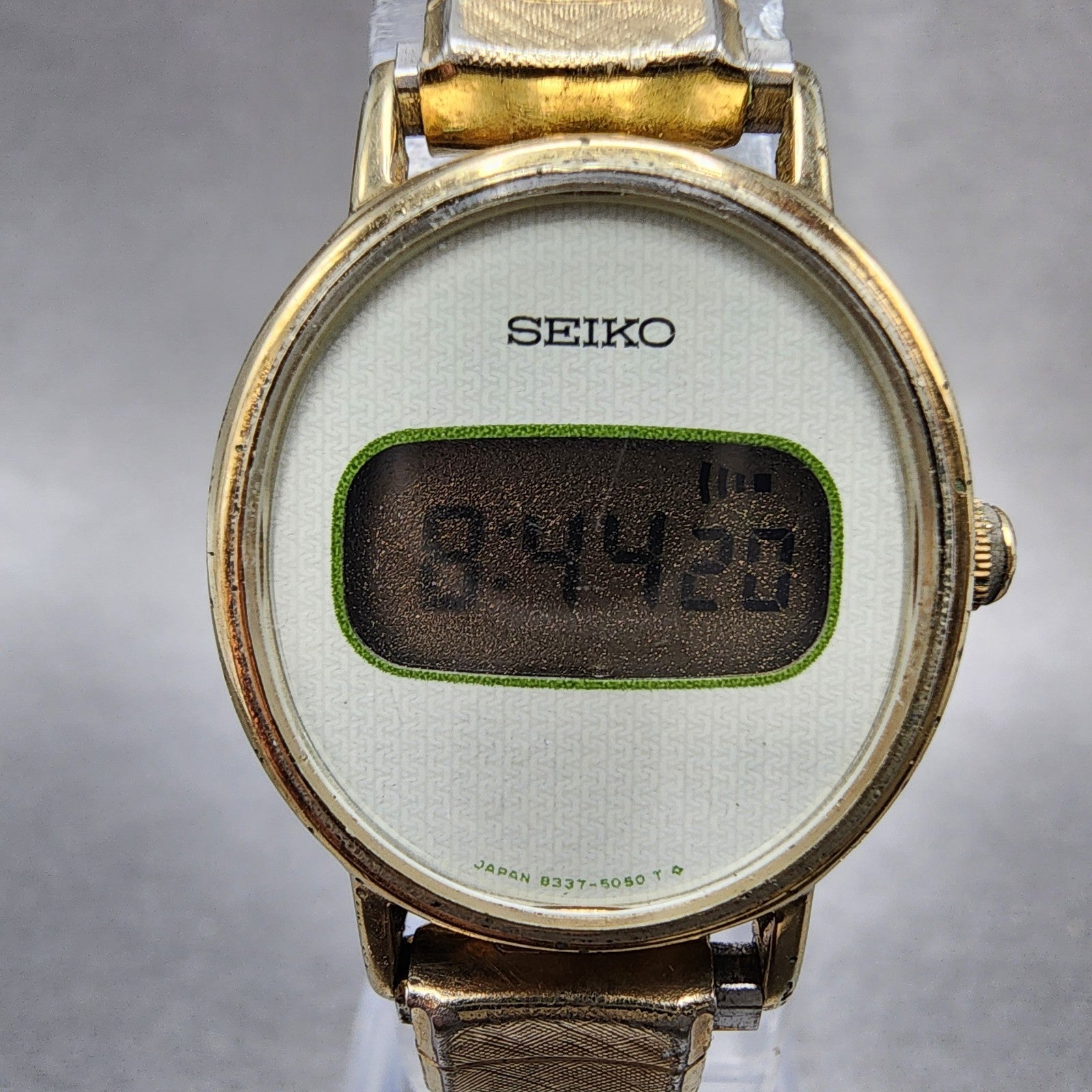 Seiko Digital Watch Women 22mm LCD White Dial Gold Tone Oval B3375050 New Batt1