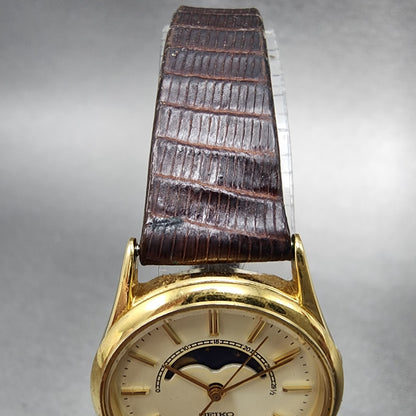 Seiko Moonphase Watch Women 25mm Champange Dial Gold Tone 2A240048 New Battery4