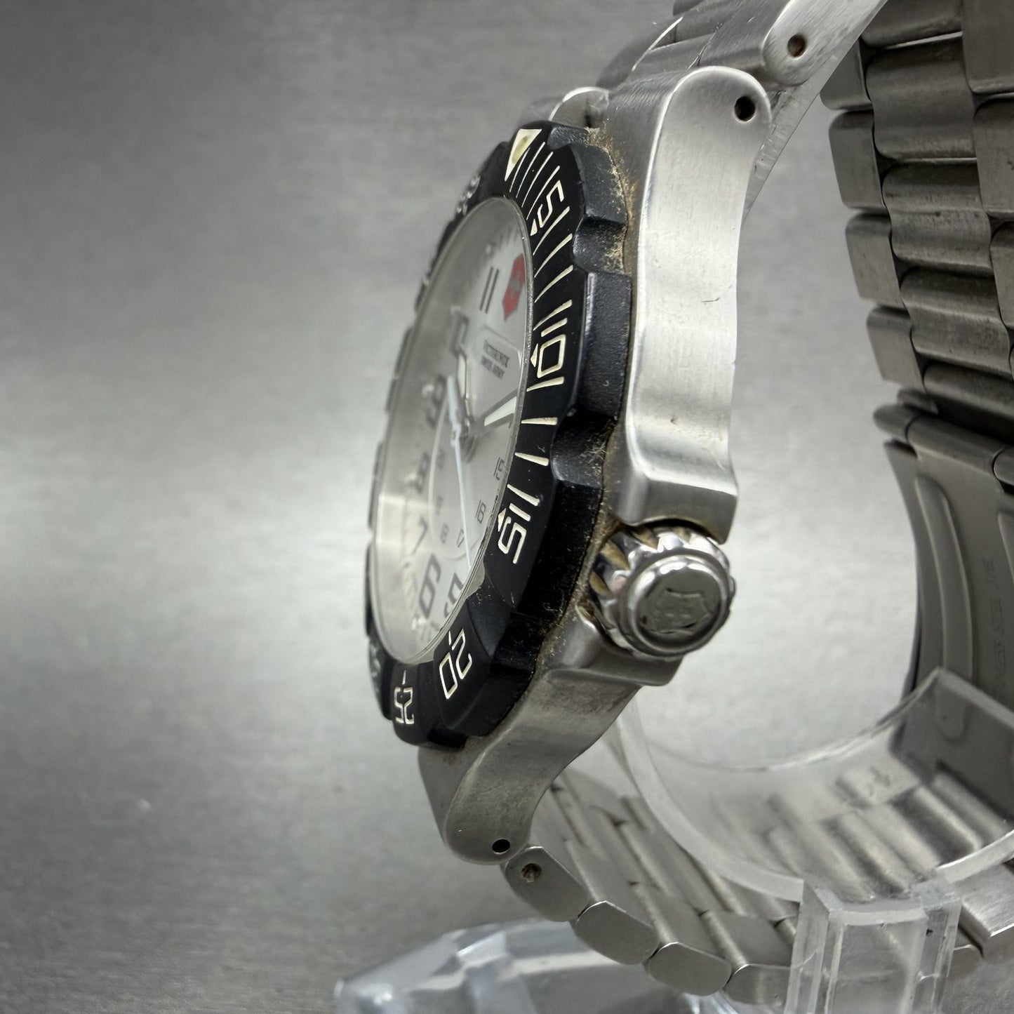 Victorinox Swiss Army Summit XLT Watch Men 39mm Silver Dial Steel Date PARTS3