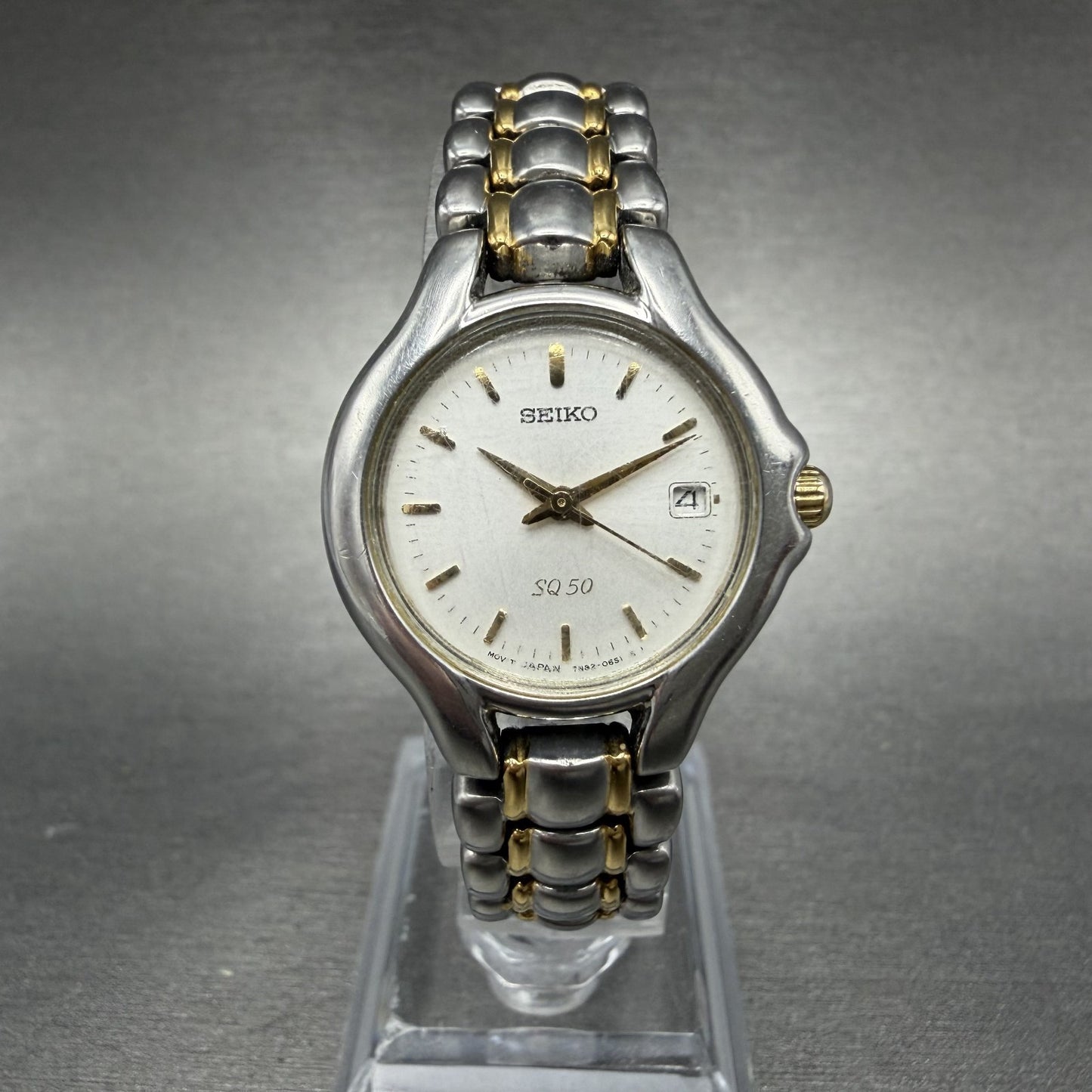 Seiko SQ 50 Watch Women 25mm White Dial Two Tone Date 7N82-0301 New Battery LK d0