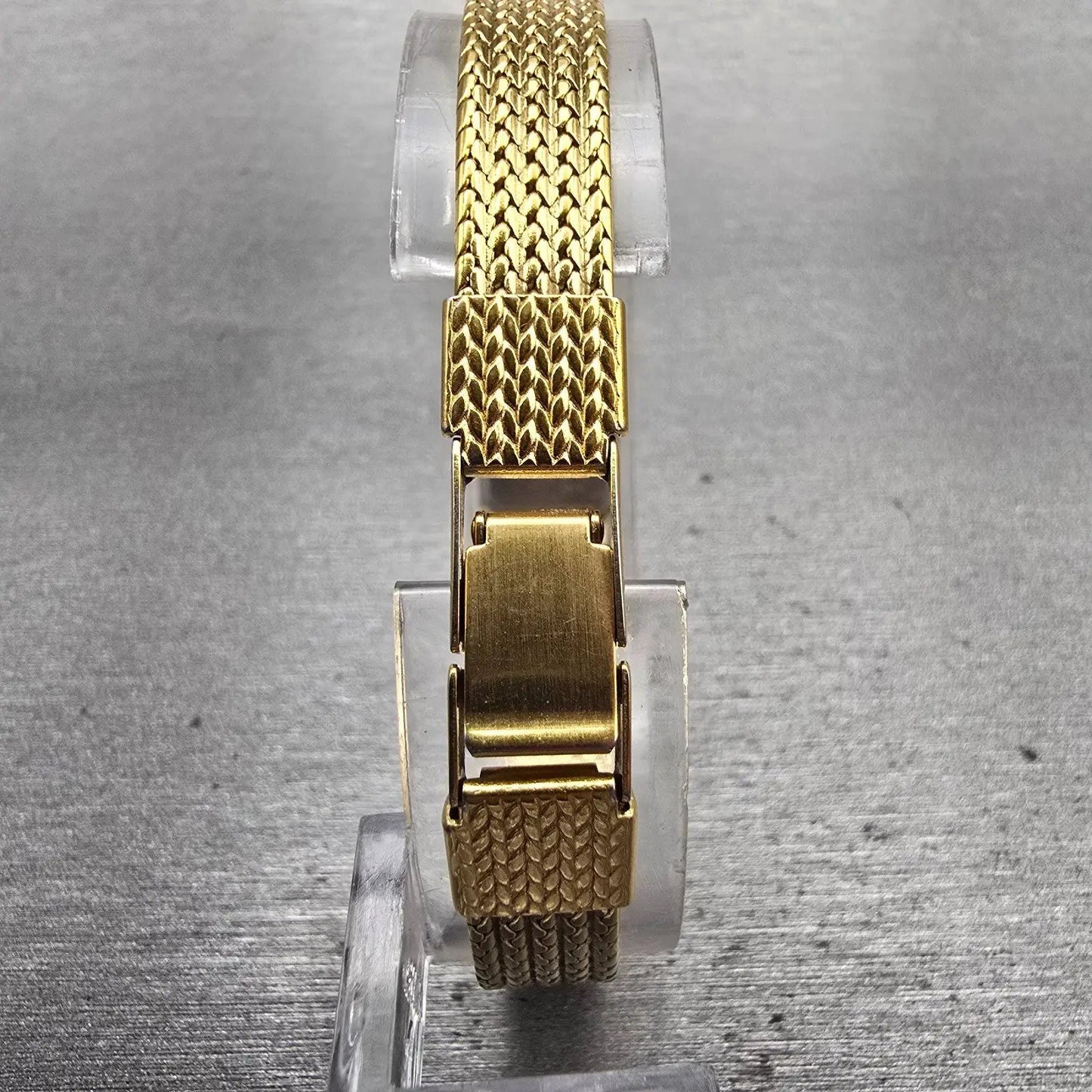 Bulova Watch Women 13mm Black Dial Gold Tone Rectangle 92F33 New Battery Vintage7