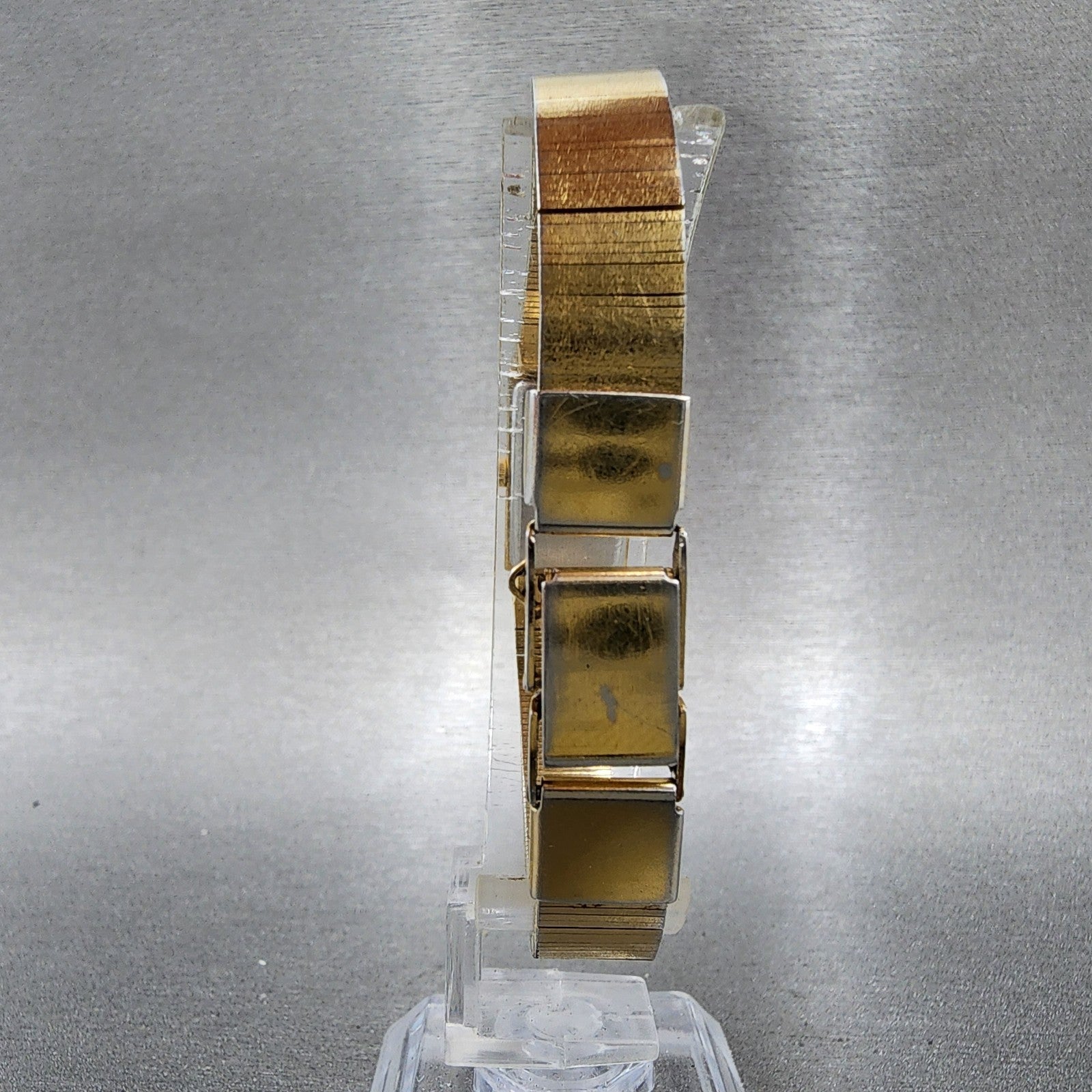 Seiko Tank Watch Women 13mm Champagne Dial Gold Tone 2e205259 New Battery7