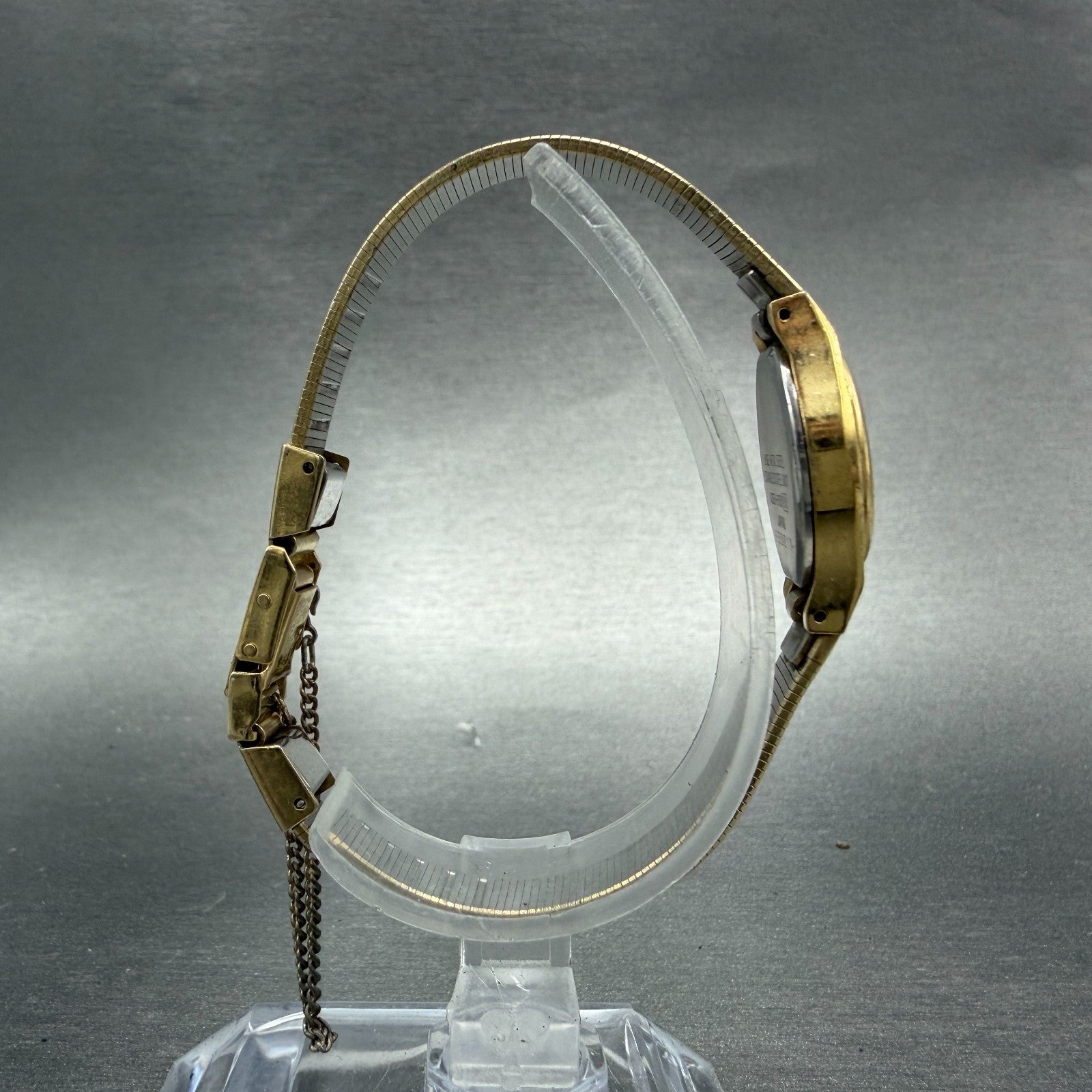 Seiko Alba Watch Women 16mm Silver Dial Gold Tone Oval V233-6150 New Battery8