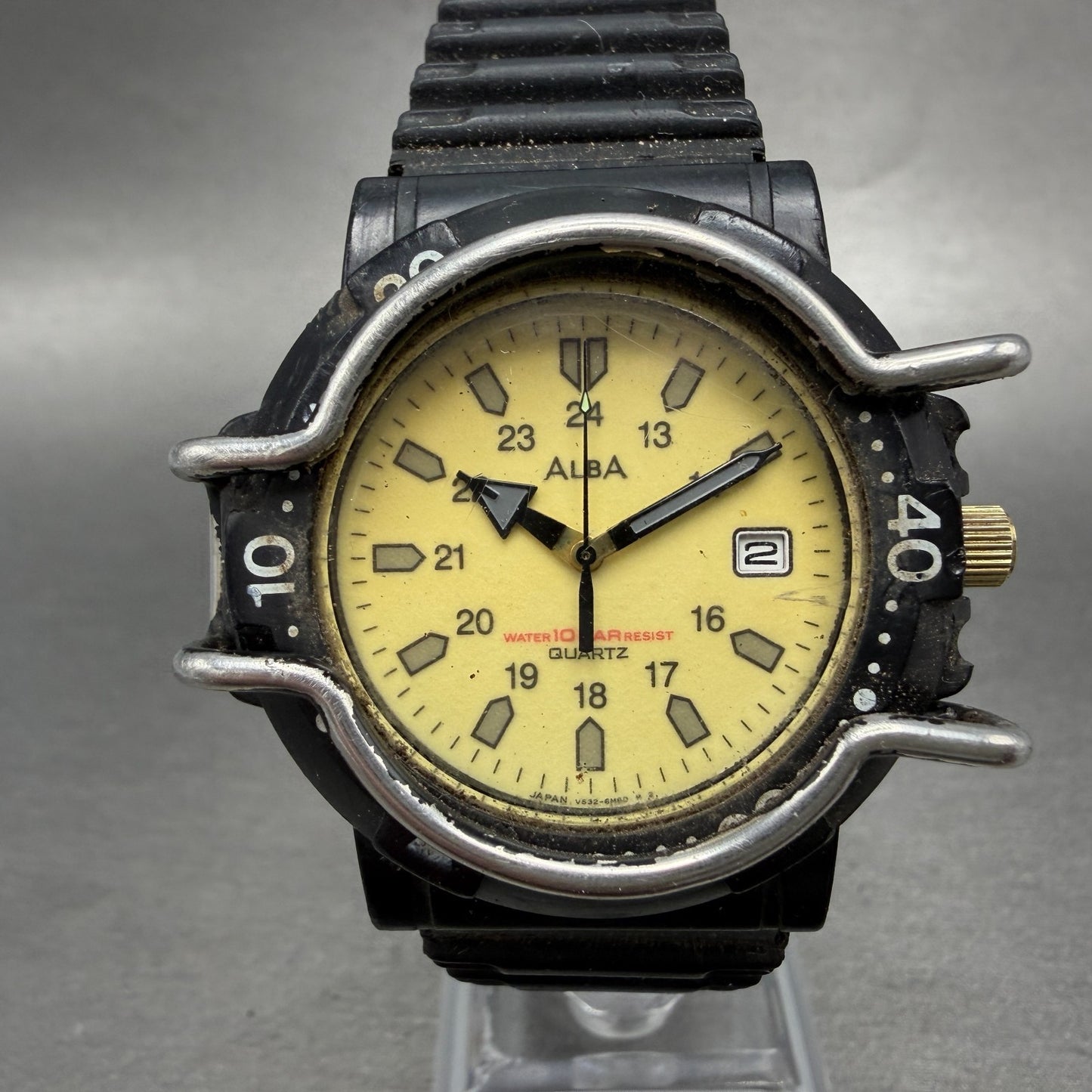 Seiko ALBA Dive Watch Men 38mm Cream Dial Black Tone Date Round V532-6C20 NewBat0