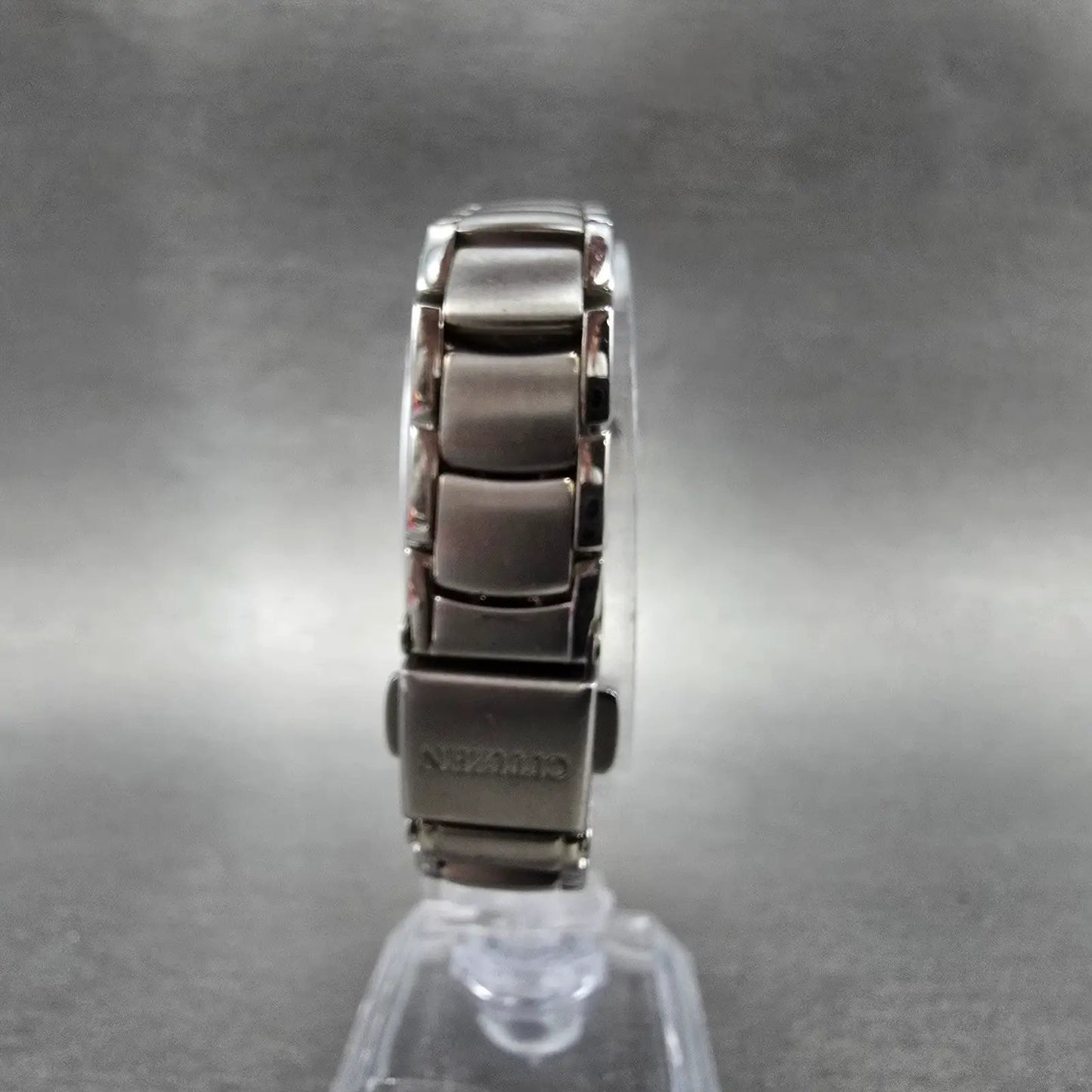 Citizen Watch Women 25mm Black Dial Silver Tone Date Round E011-S015502 Runs BG8