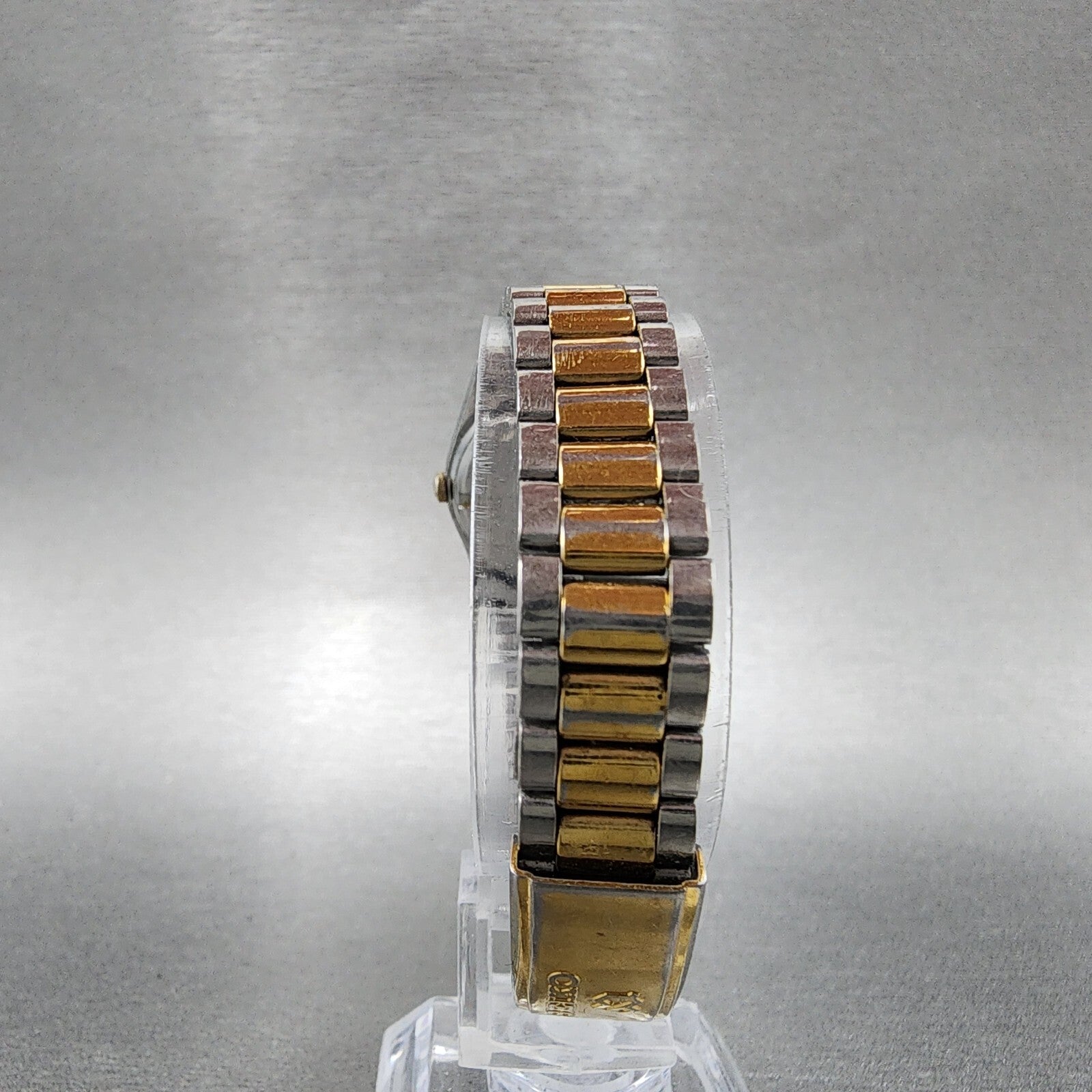 VTG Seiko SQ Watch Women 24mm Gold Dial Two Tone Daydate Round 3E230A60 New Bat7