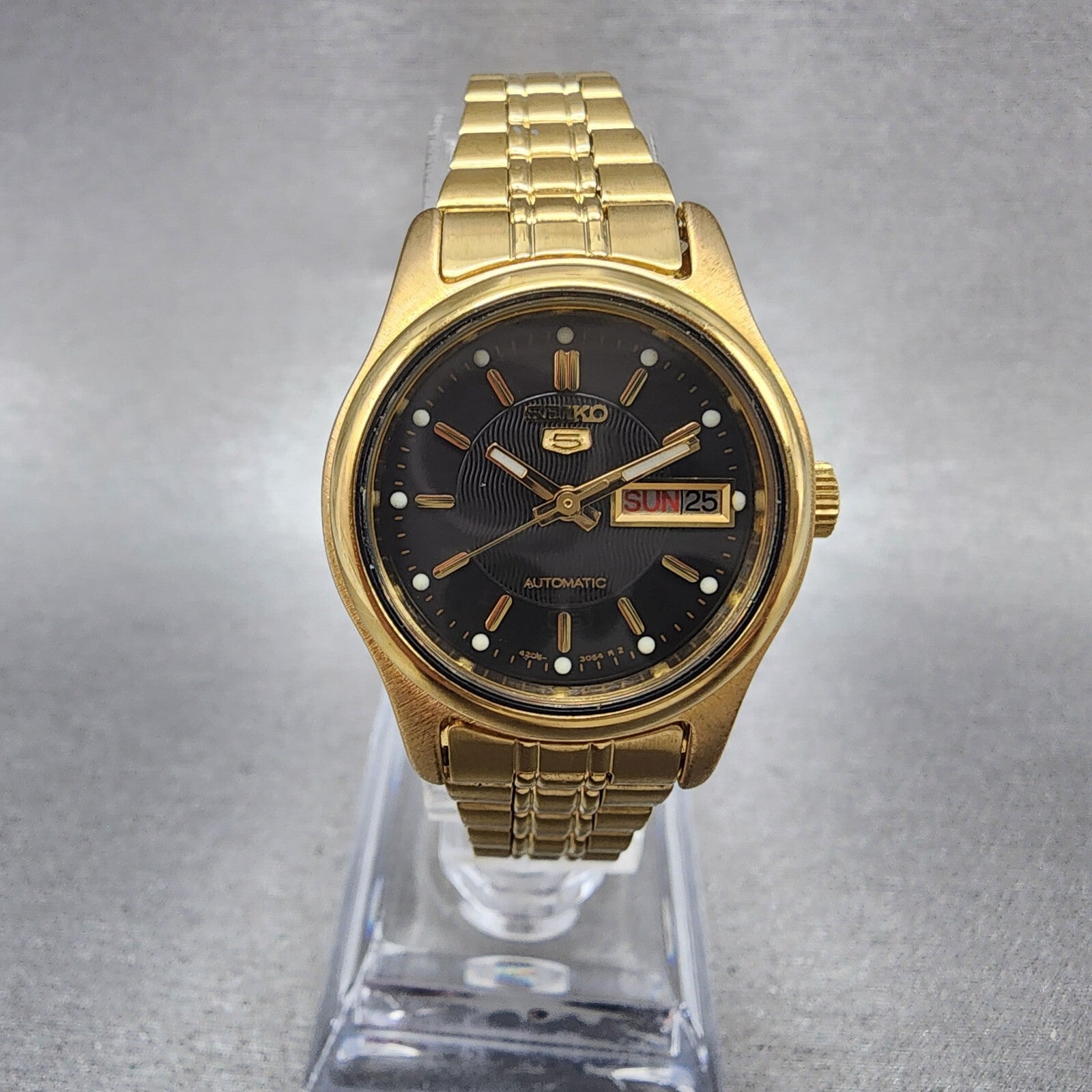 Seiko 5 Watch Women 25mm Black Dial Gold Tone Daydate Round 42060720 Runs0