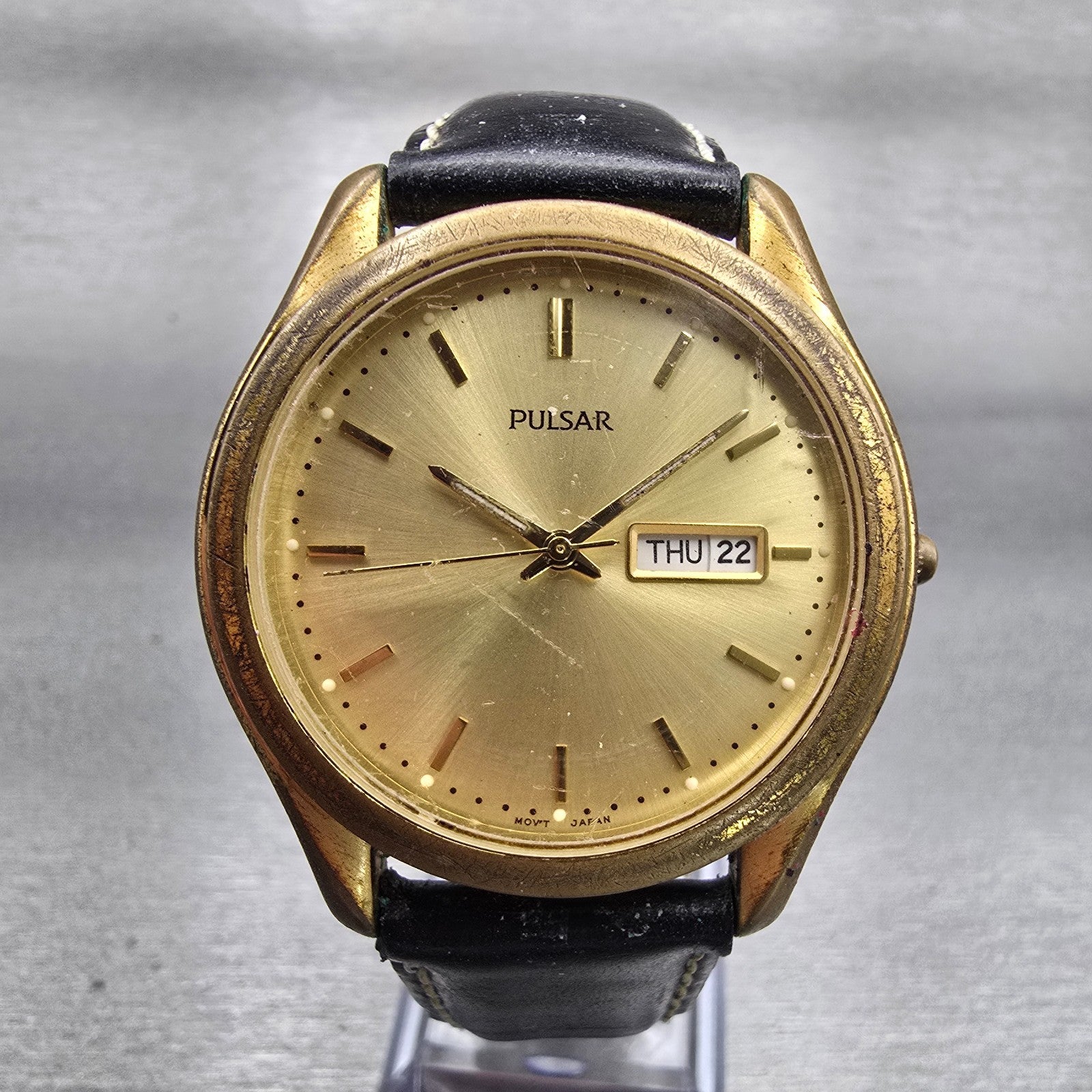 Seiko Pulsar Watch Men 37mm Gold Dial Gold Tone Daydate Round V733-X061 New Batt0