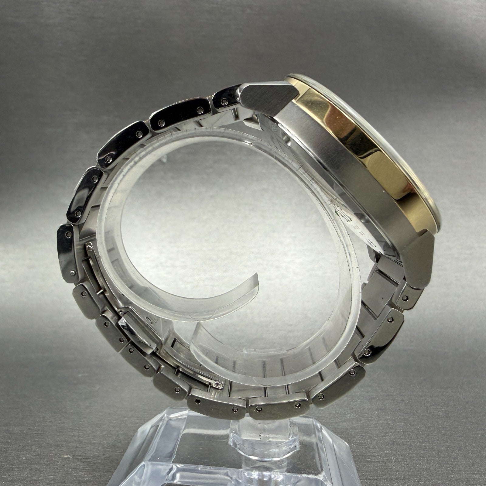 Movado Bold Chronograph Watch Men 42mm Silver Dial Two Tone Date 3600888 Box9