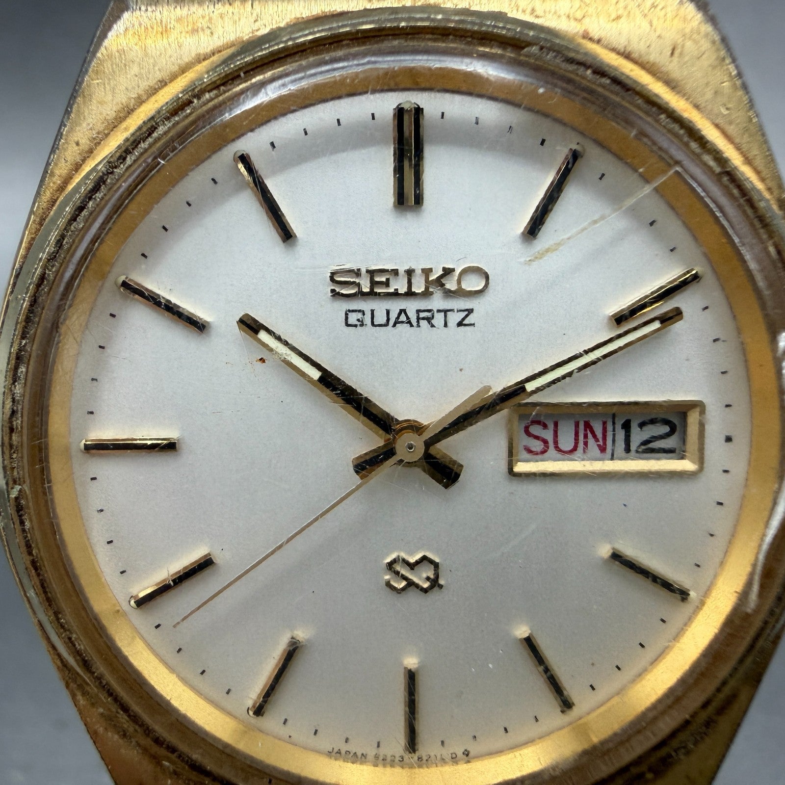 Seiko SQ Watch Men 35mm Silver Dial Gold Tone Dayadate READ!!!! 8223-8029 NewBat2