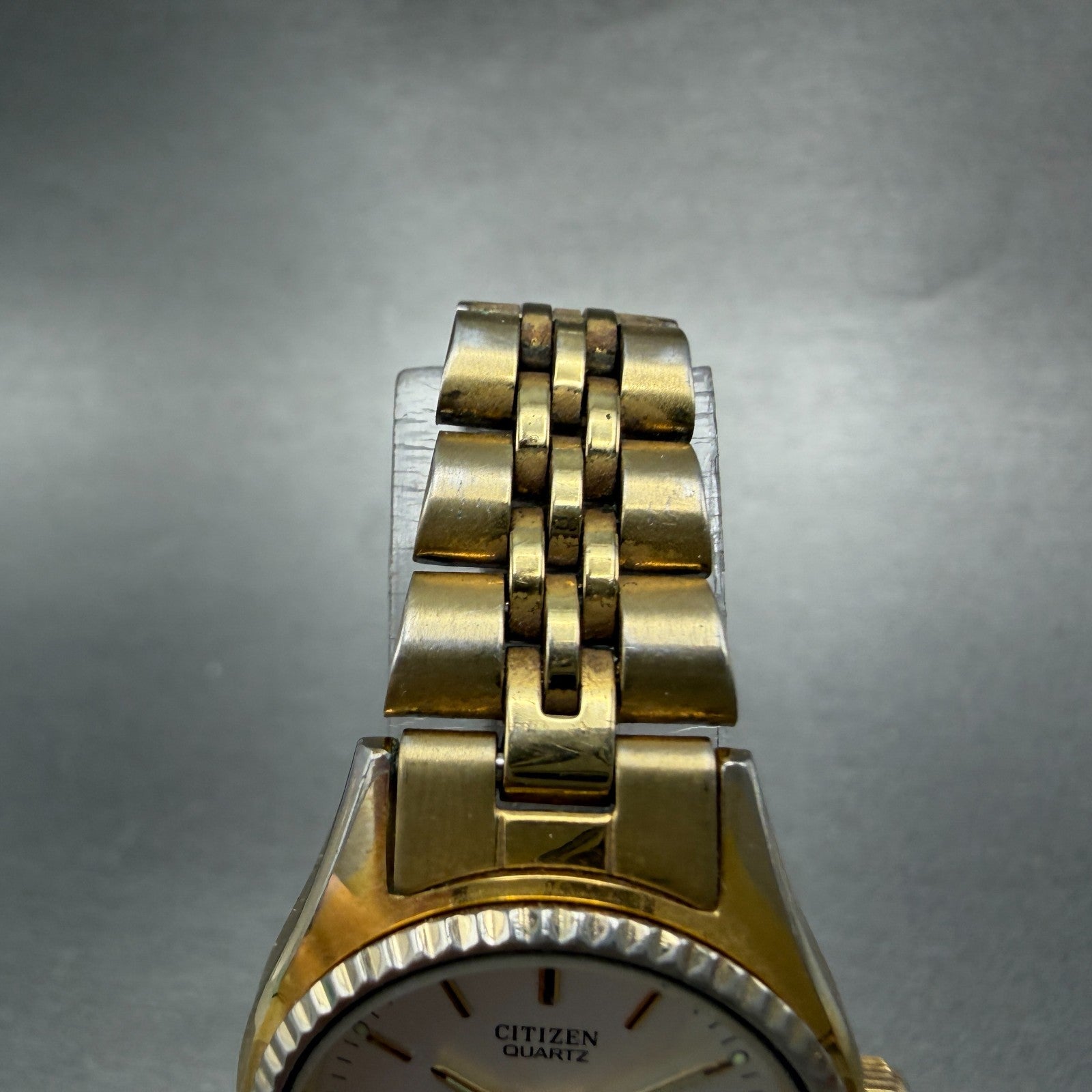 Citizen CQ Watch Women 26mm Silver Dial Gold Tone Daydate 6000-072952 NewBattery4