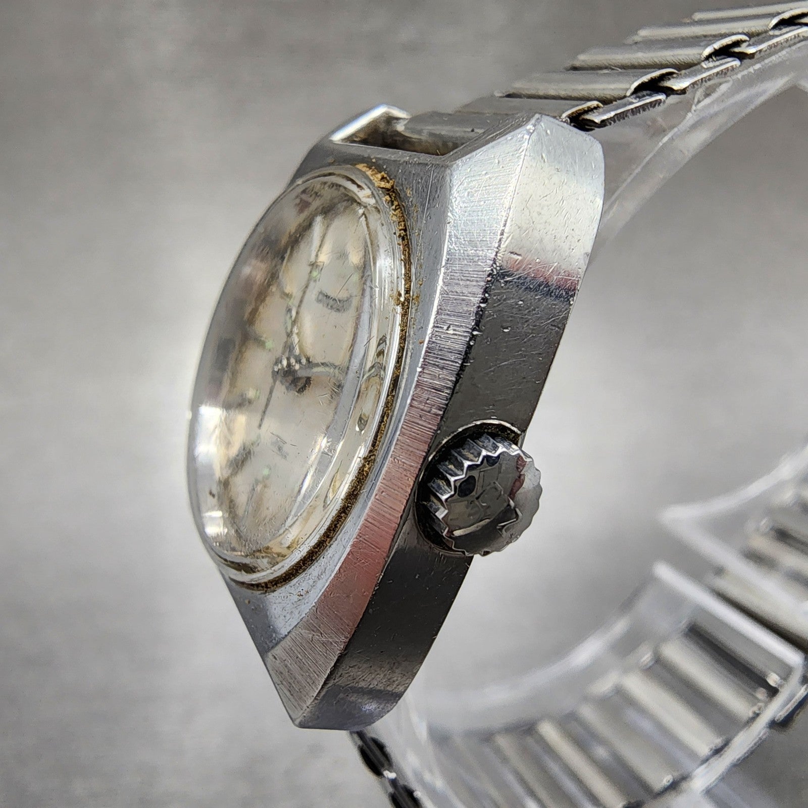 Citizen Watch Women 24mm Silver Dial Silver Tone Manual 552119 Runs2