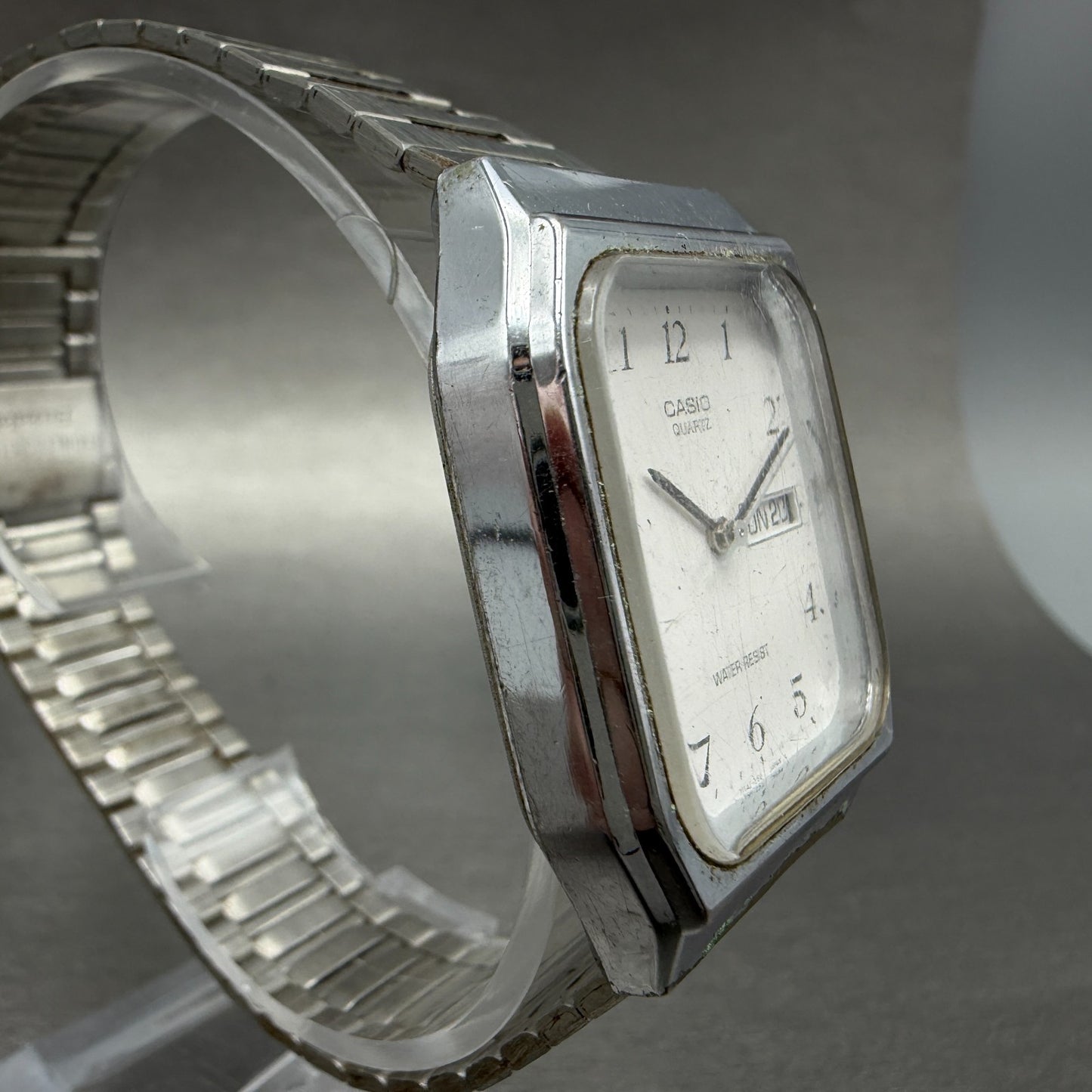 Casio MQ-518 Watch Men 30mm Silver Dial Silver Tone Rectangle Daydate New BattHJ3