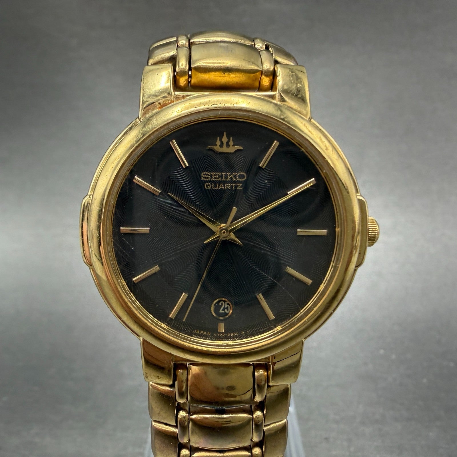 Seiko Watch Unisex 32mm Black Dial Gold Tone Date Round V722-6B10 New Battery0