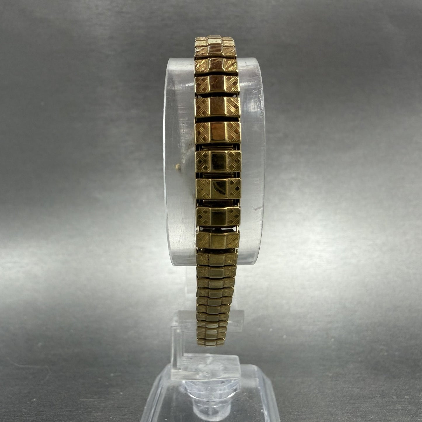 Citizen Watch Women 17mm Champagne Dial Gold Tone Oval 5920-S96494 New Batt7