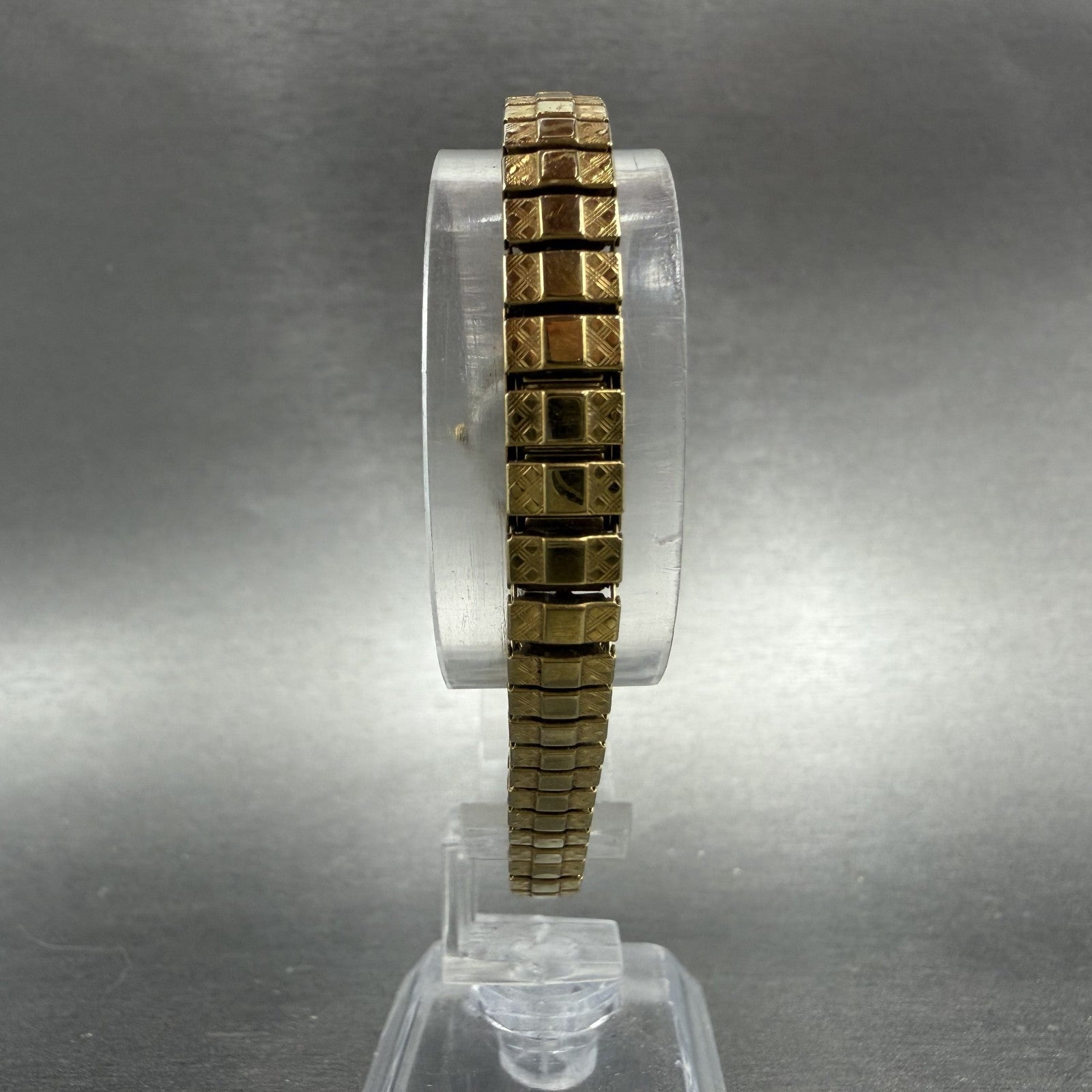Citizen Watch Women 17mm Champagne Dial Gold Tone Oval 5920-S96494 New Batt7
