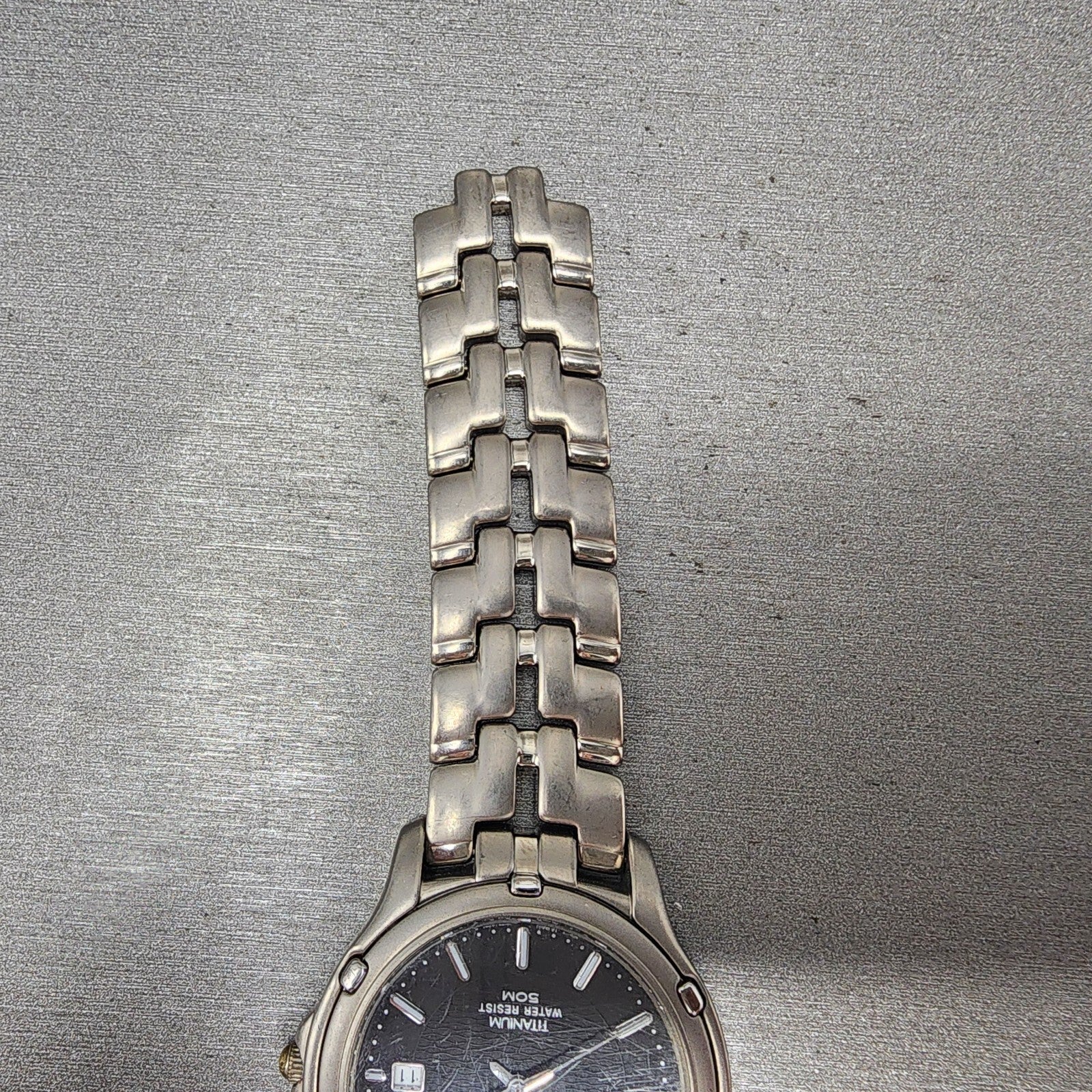 Seiko Titanium Watch Men 35mm Black Dial Gray Tone Date 7n320069 BROKEN BAND7