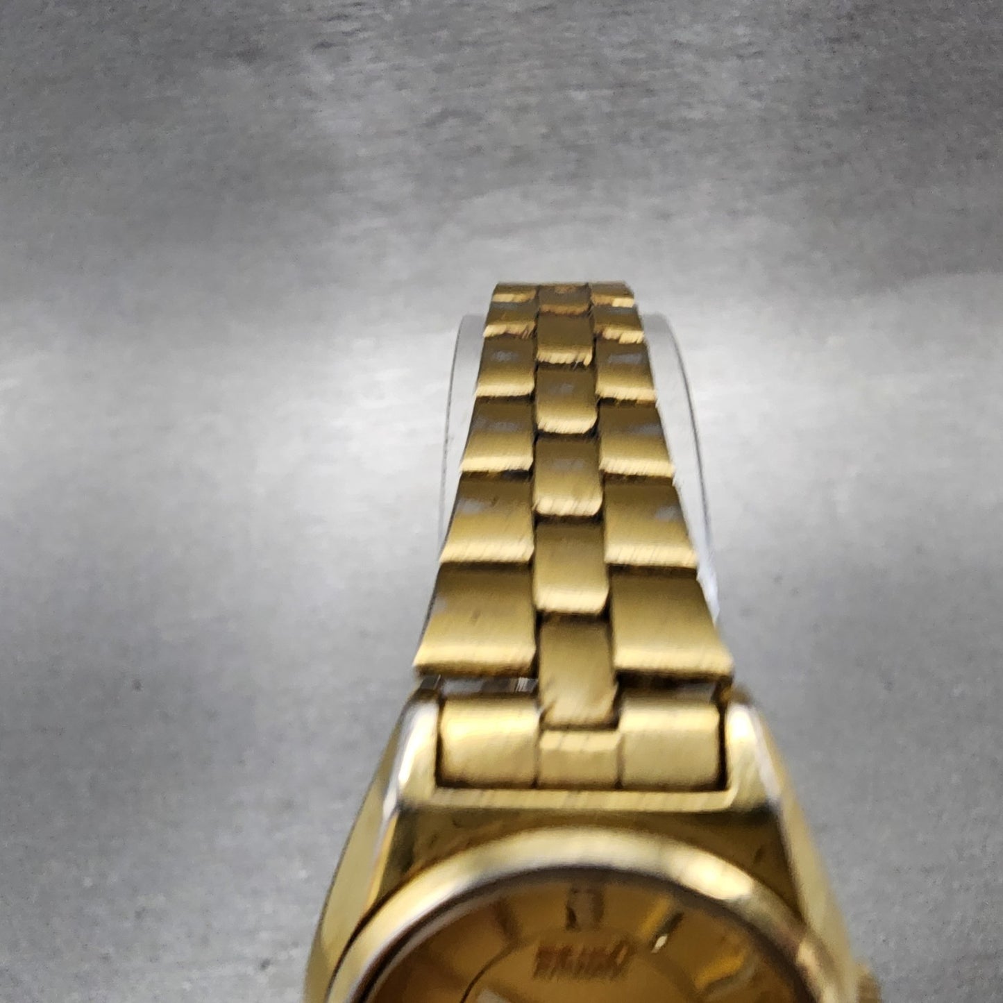 Seiko Automatic Watch Women 25mm Champagne Dial Gold Tone Daydate 42060469 Runs4
