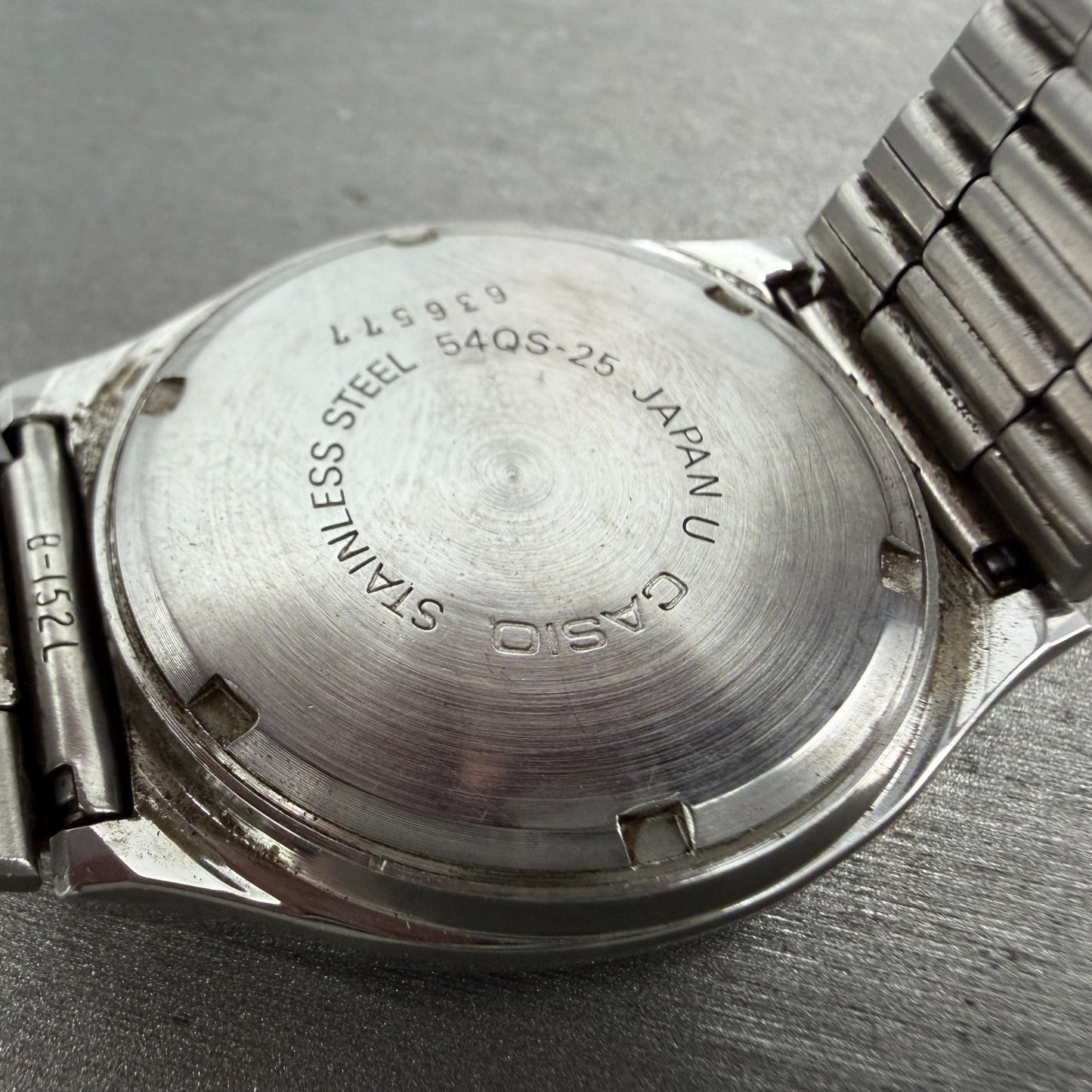 Casio 54QS-25 Watch Men 35mm Digital Silver Tone Round Daydate VTG PARTS10