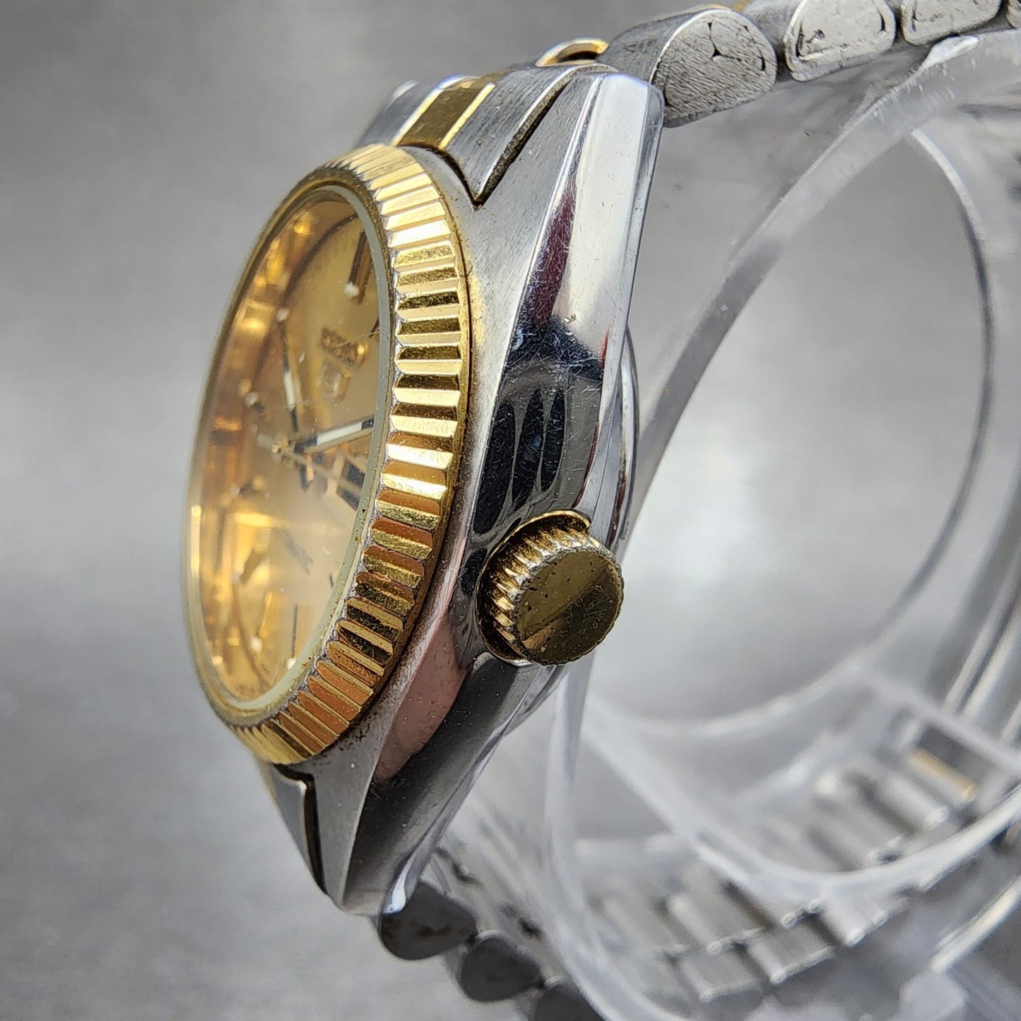 Seiko 5 Automatic Watch Women 24mm Champagne Dial Two Tone Daydate 42060510 Run2