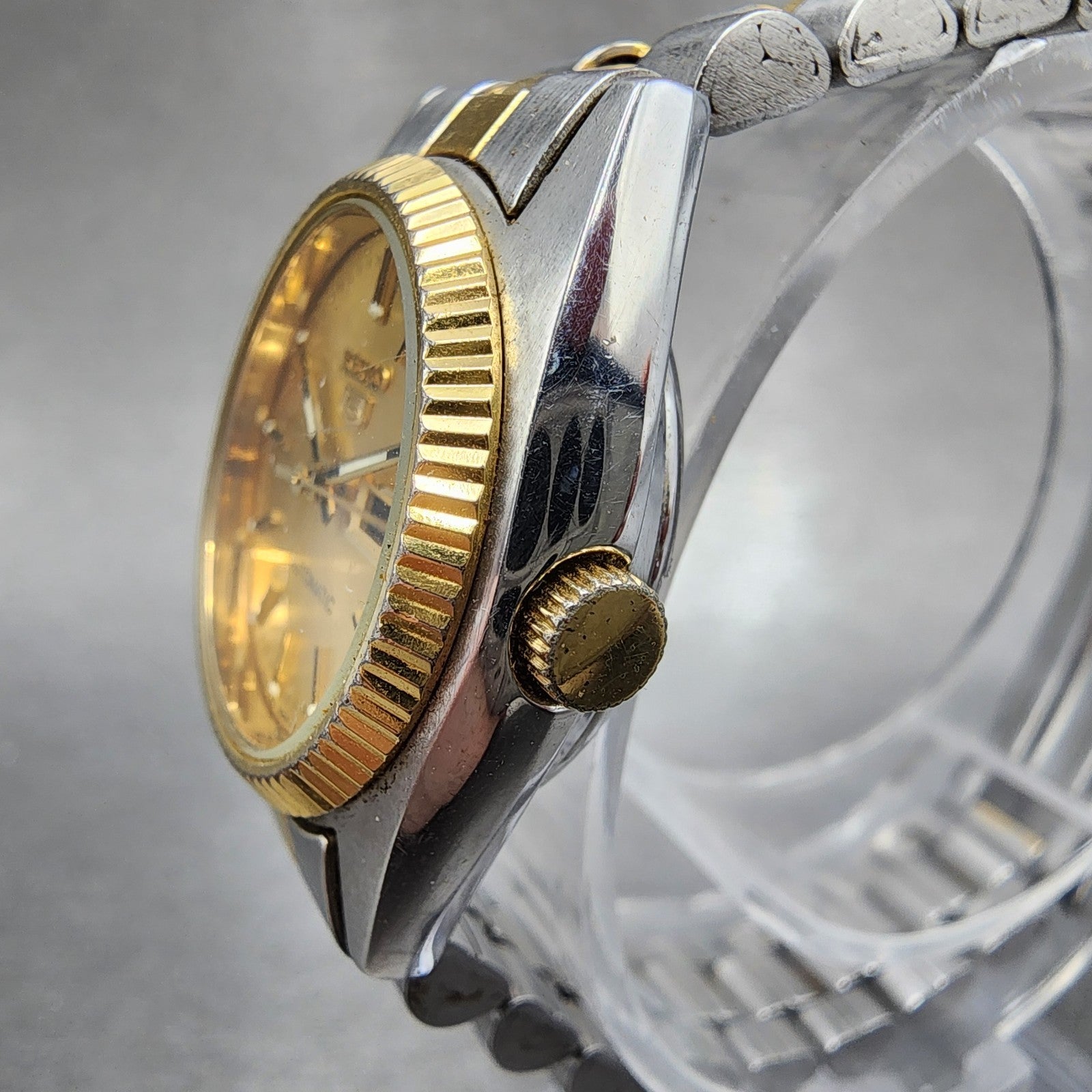 Seiko 5 Automatic Watch Women 24mm Champagne Dial Two Tone Daydate 42060510 Run2