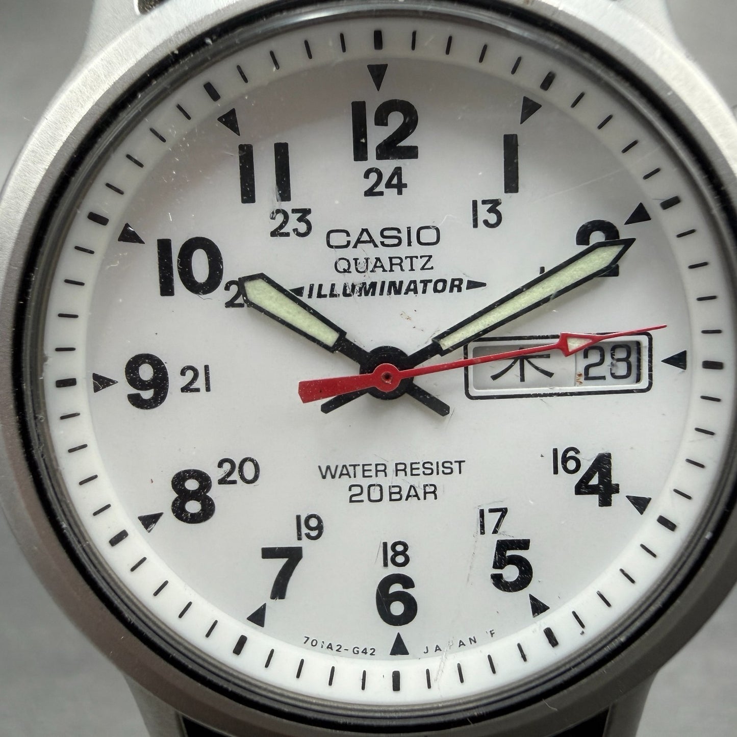 Casio Illuminator Watch Men 35mm White Dial Silver Tone Daydate MD-760 New Batt1
