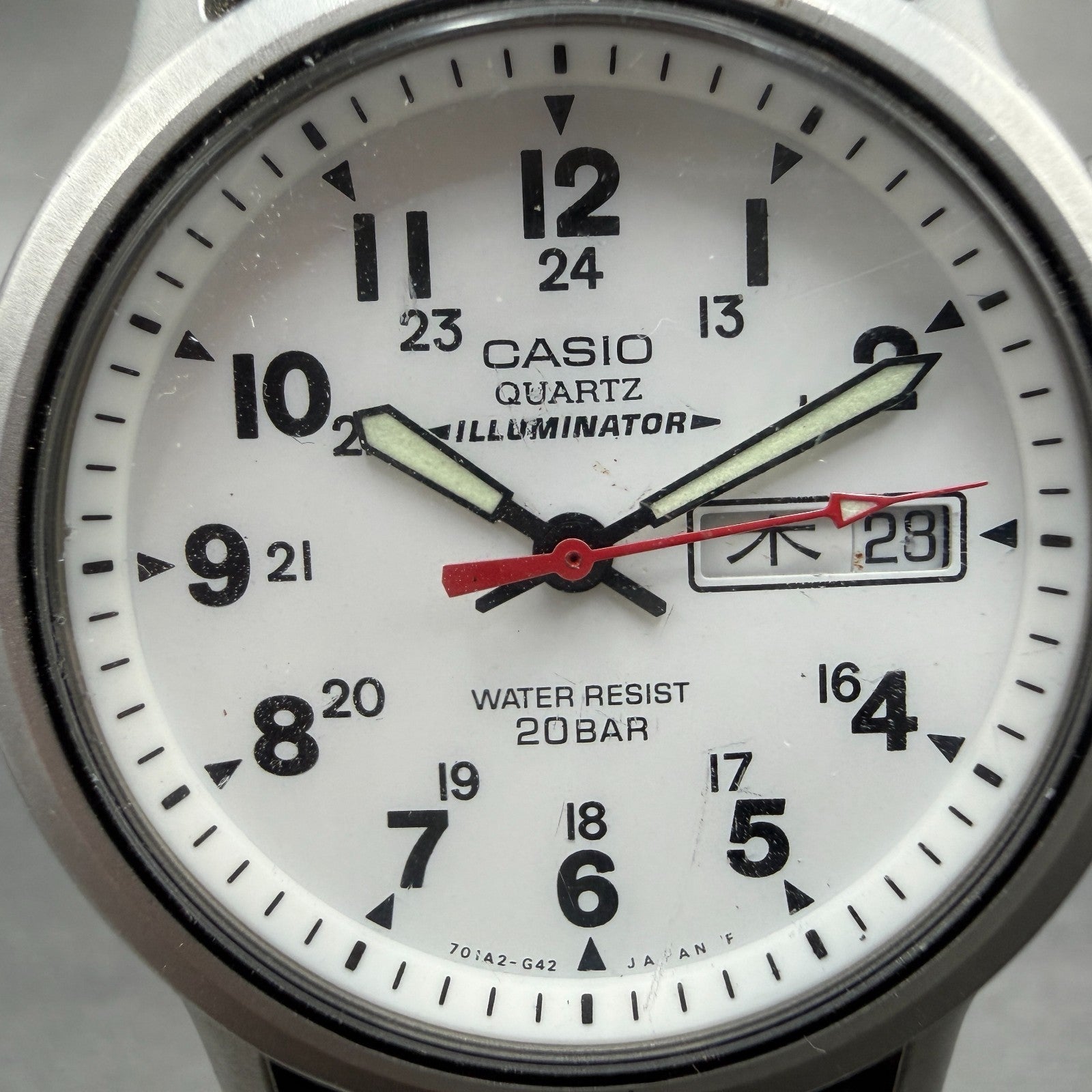 Casio Illuminator Watch Men 35mm White Dial Silver Tone Daydate MD-760 New Batt1