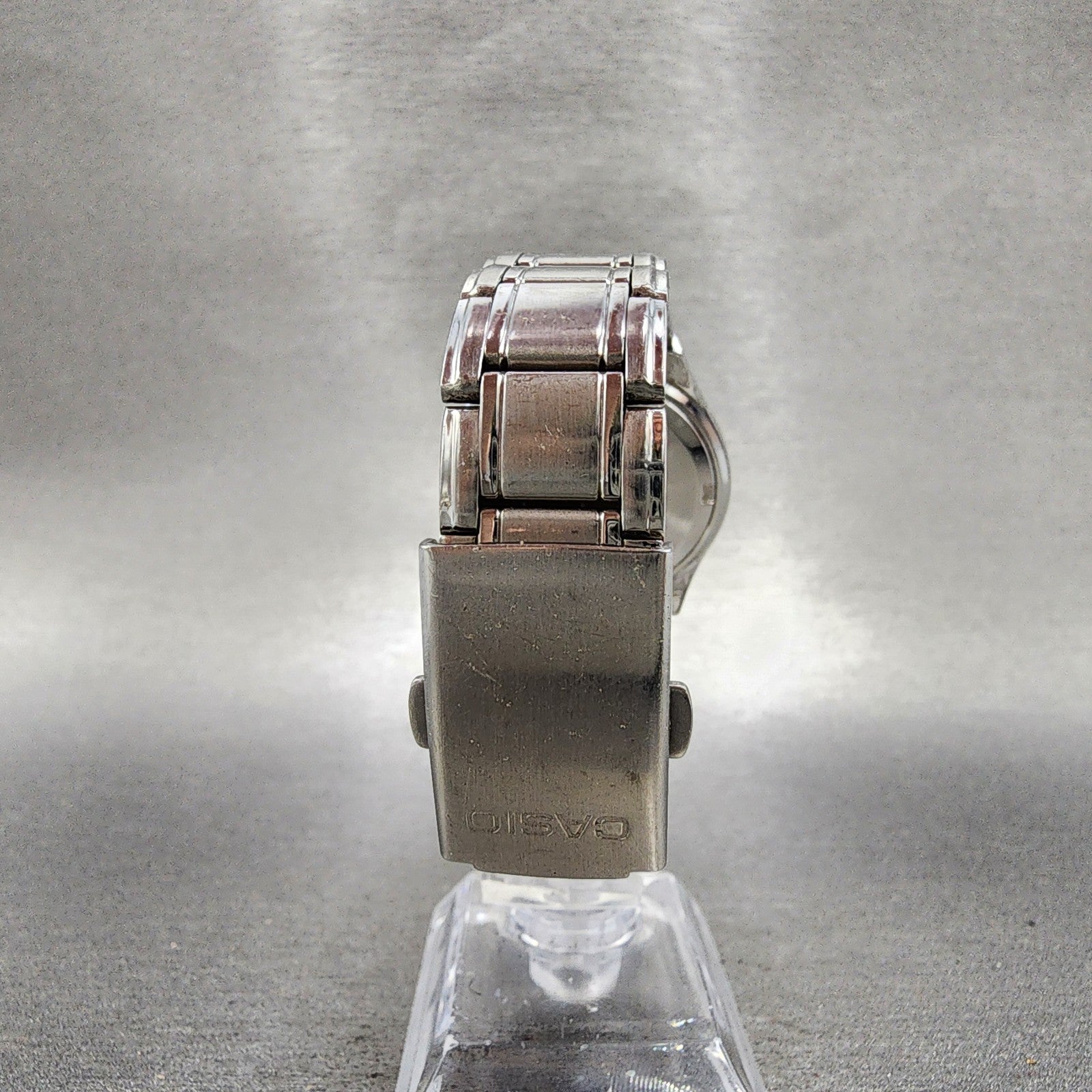 Casio Women Diver Watch Women 33mm Pink Dial Silver Tone Date LTD1035 New Batt7