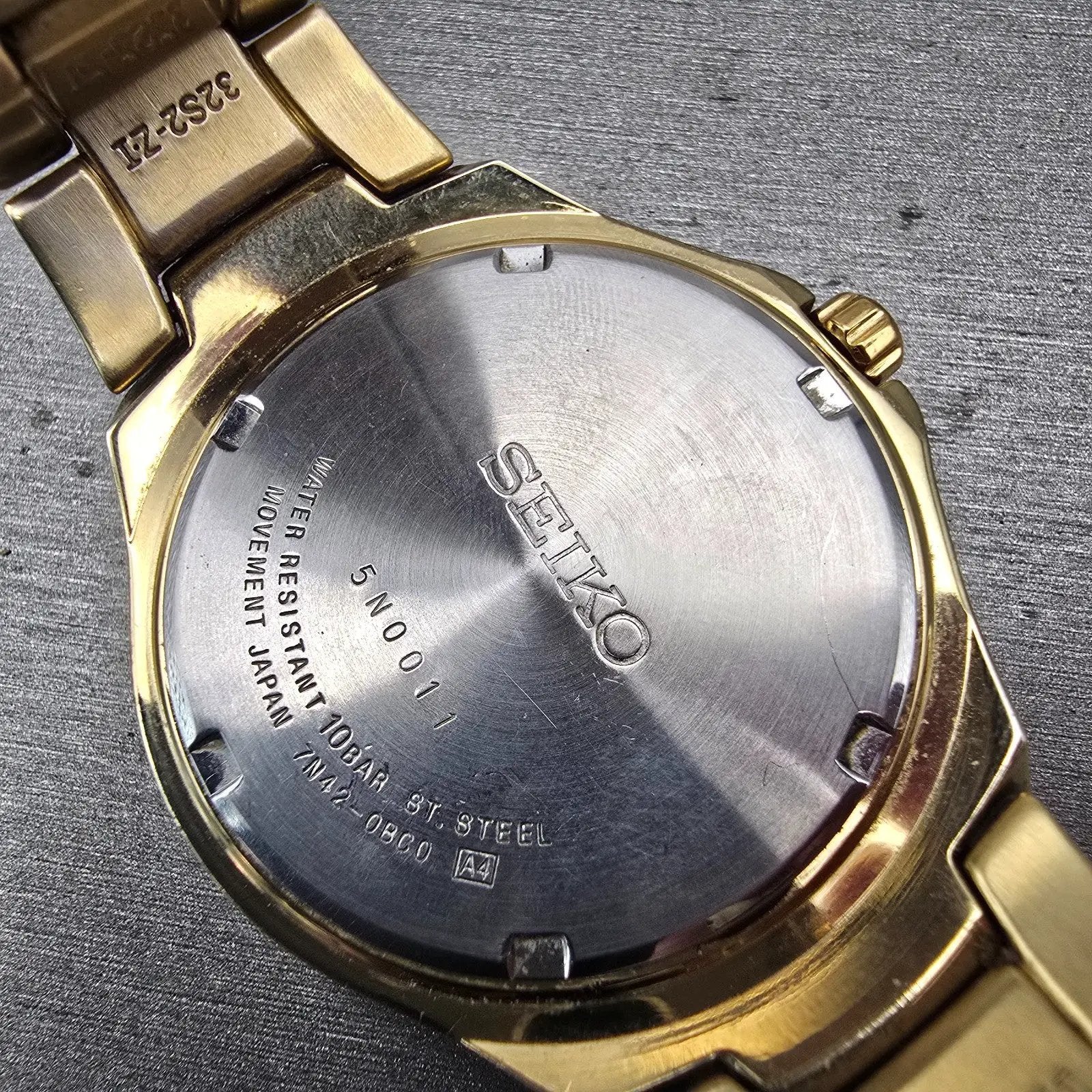 Seiko Watch Men 37mm Black Dial Gold Tone Date Round 7N42-0BC0 New Battery VTG10