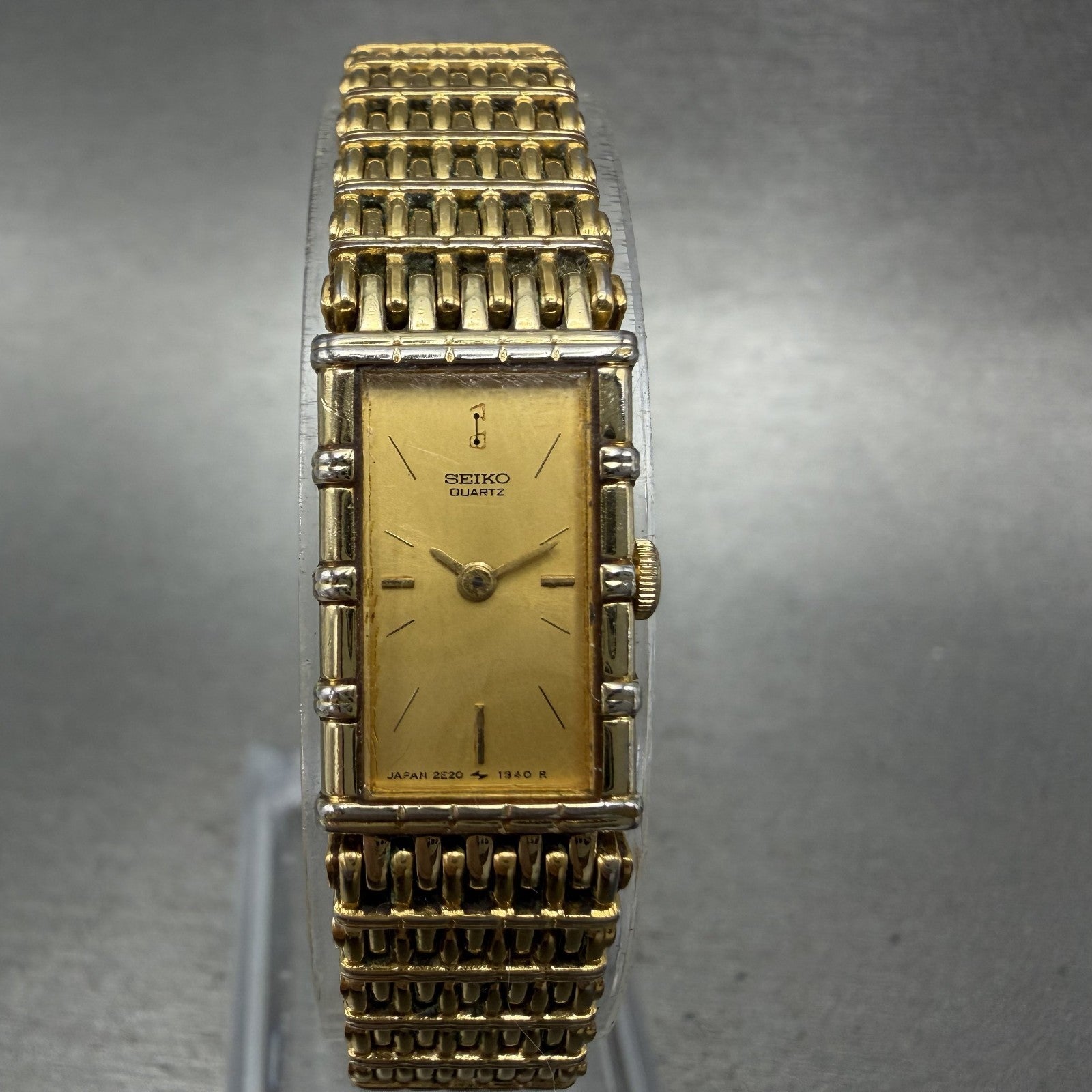 Seiko Tank Watch Women 12mm Champagne Dial Gold Tone 2e205079 New Battery0