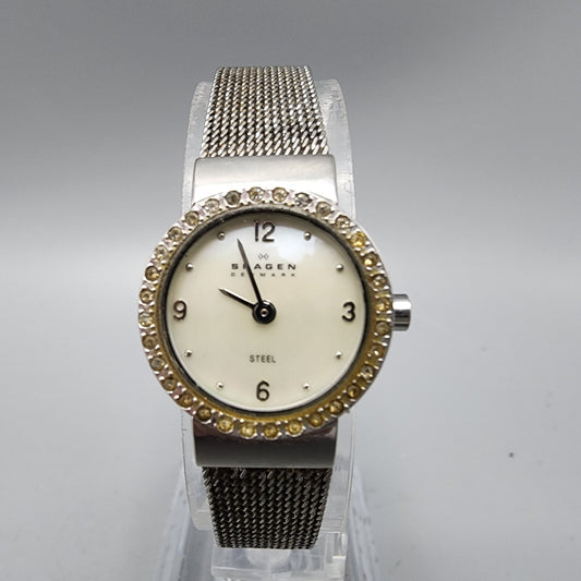 Skagen Steel Watch Women Silver Tone MOP Dial 19mm Round 590SSSMPCR New Battery