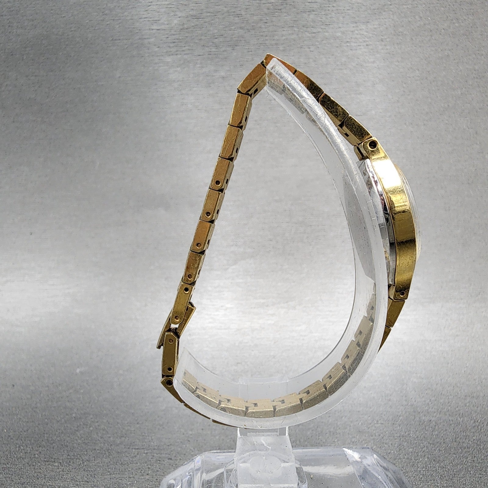 Seiko Watch Women 16mm Black Dial Gold Tone Oval Manual 11005569 Runs8