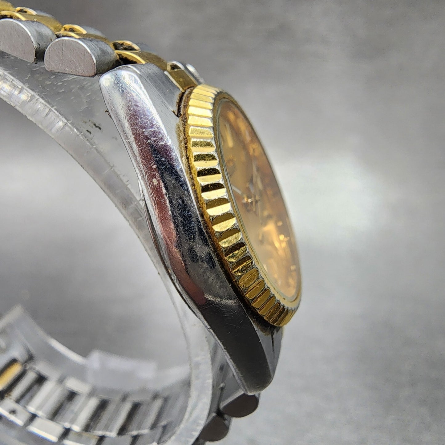 Seiko SQ Watch Women 24mm Gold Dial Two Tone Daydate 24mm Round New Battery B123