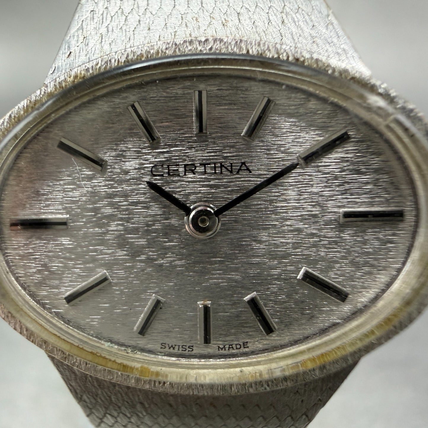 Certina Watch Women 25mm Silver Dial Silver Tone Manaul Wind Oval Runs VTG1
