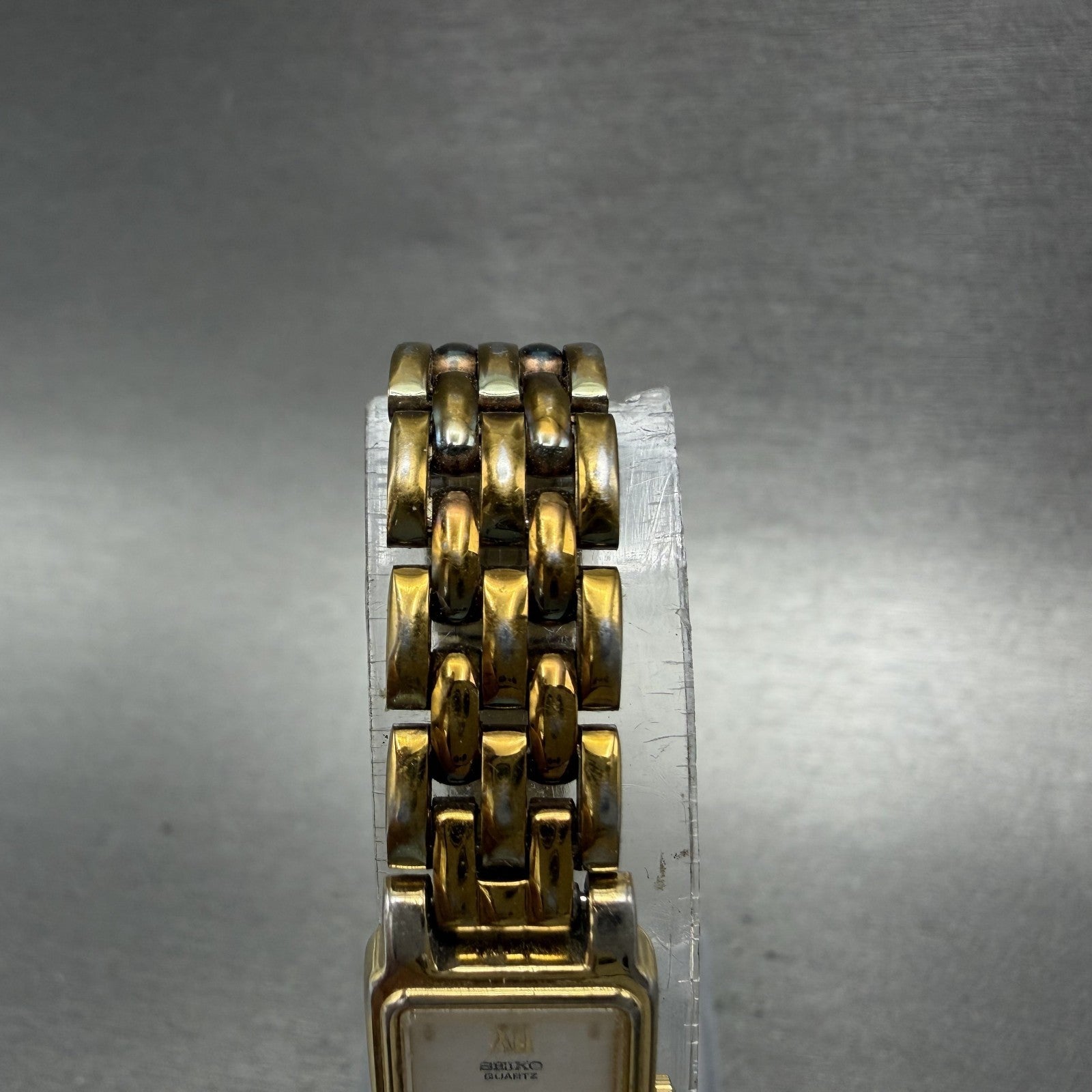 Seiko Tank Watch Women 13mm Silver Tone Gold Tone Rectangle 2e20-6859 NewBatt FG4