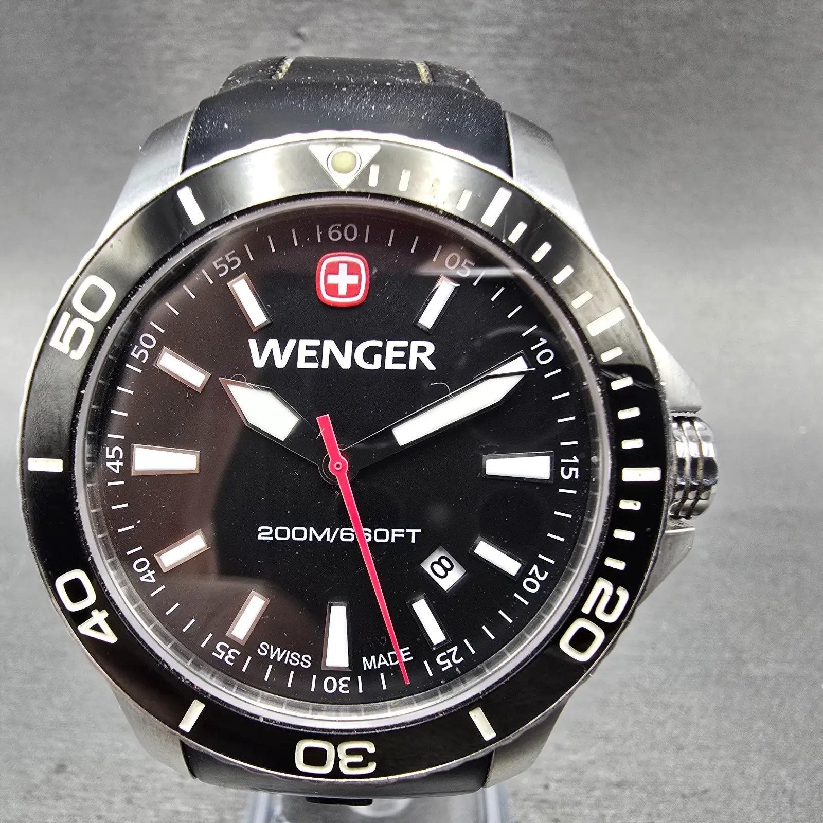 Wenger Dive Watch Men 43mm Black Dial Silver Tone Date 0641.10 New Battery0