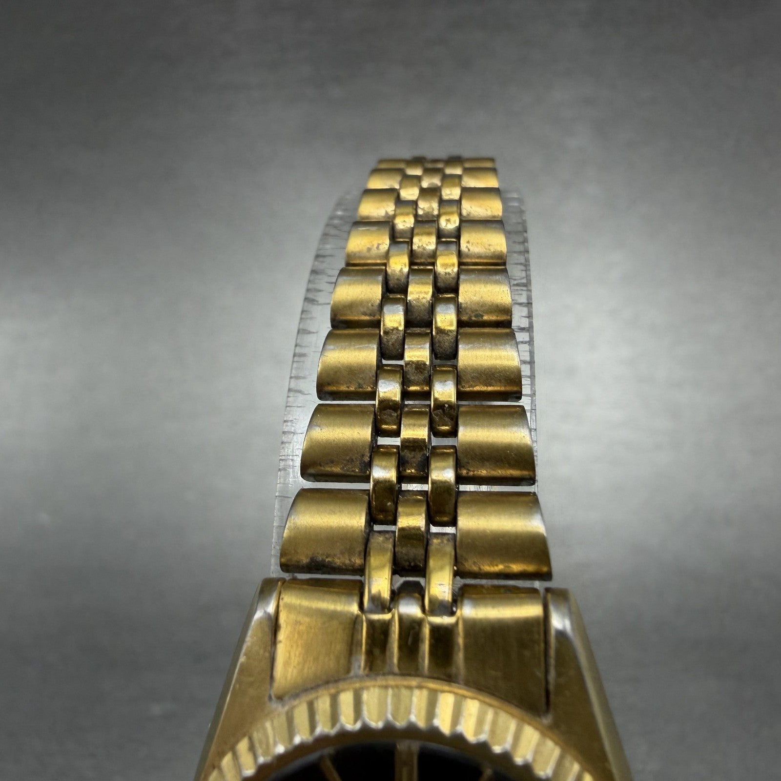 Seiko SQ Watch Women 24mm Black Dial Gold Tone Daydate 24mm Round New Battery 9Q4
