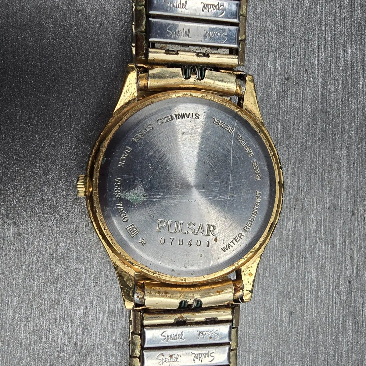 Seiko Pulsar Watch Men34mm Champagne Dial Gold Tone Daydate V533-7A30 New Batt10