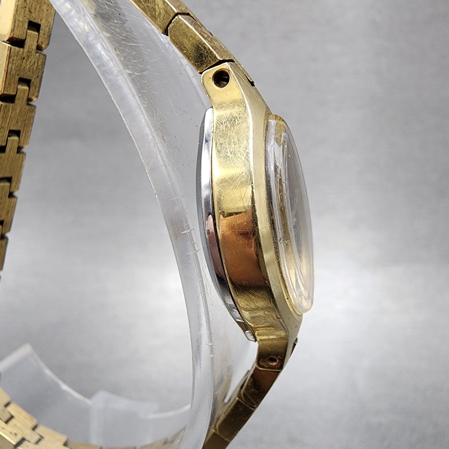 Seiko Watch Women 16mm Black Dial Gold Tone Oval Manual 11005569 Runs3