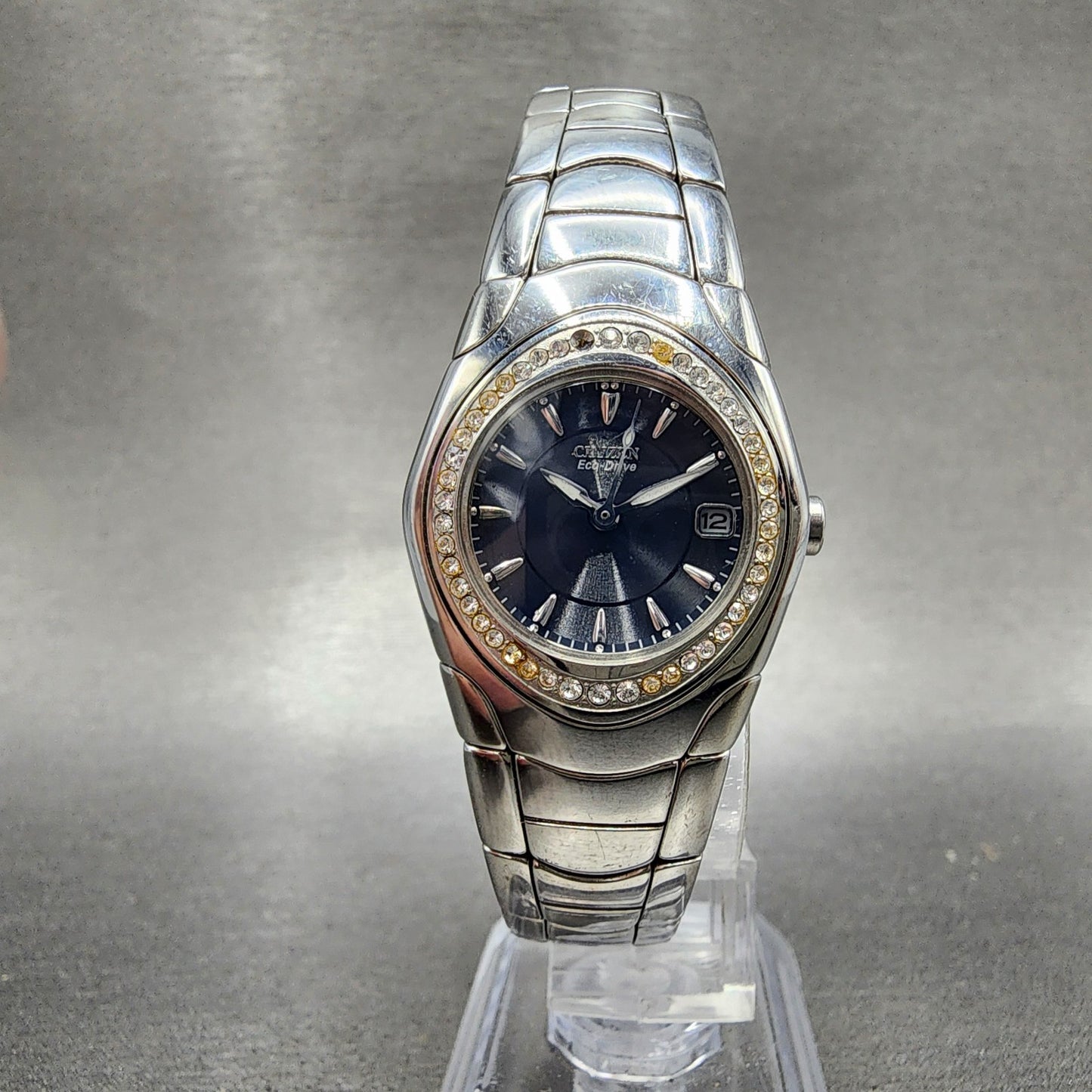 Citizen EcoDrive Watch Women 26mm Blue Dial Silver Tone Date Crystal Bezel Runs5