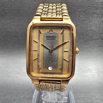 Seiko Tank Watch Men 26mm Gold Dial Gold Tone Date Rectangle V722-5A70 New Batt0