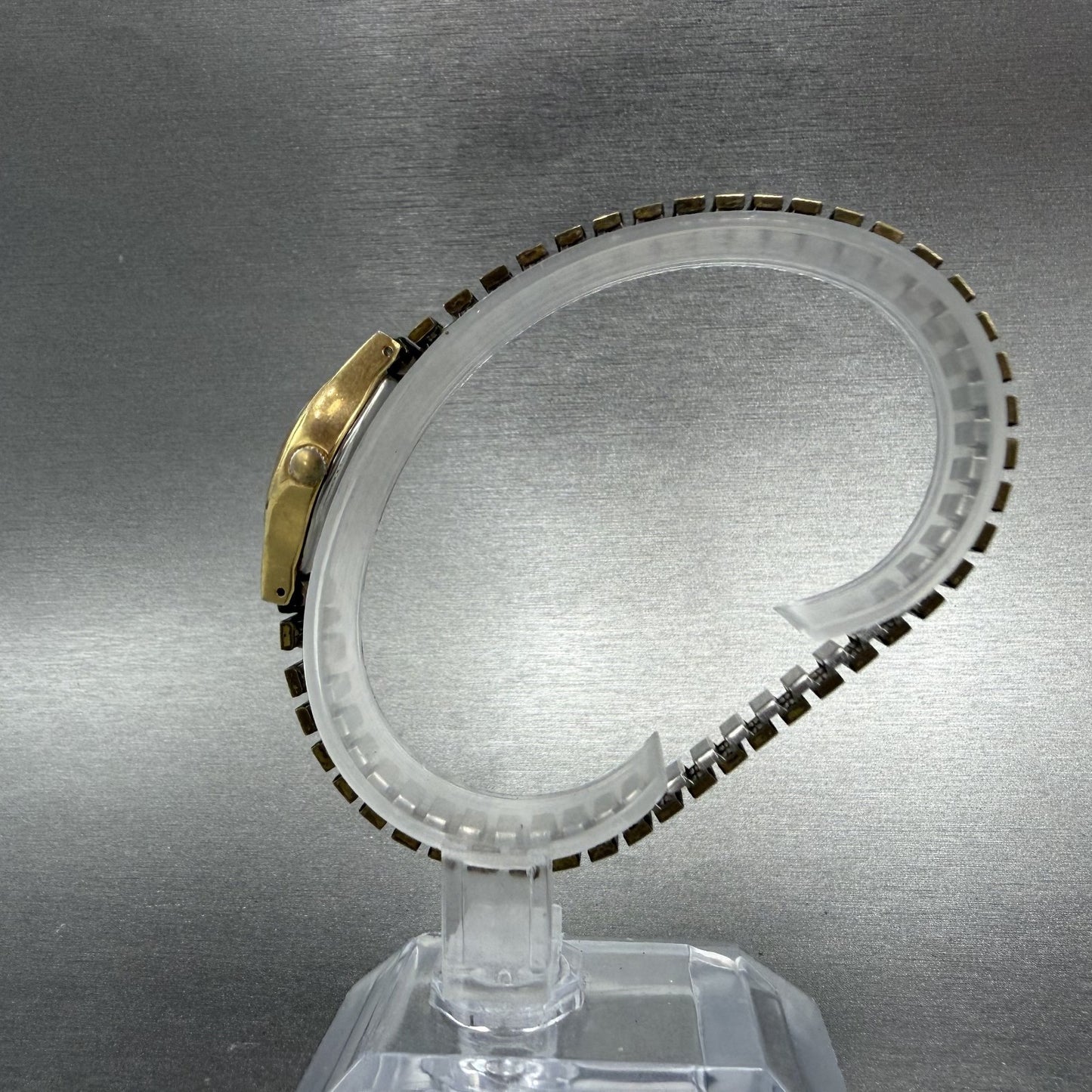 Seiko Watch Women 20mm Black Dial Gold Tone Round Vintage 8Y21-0020 New Battery6