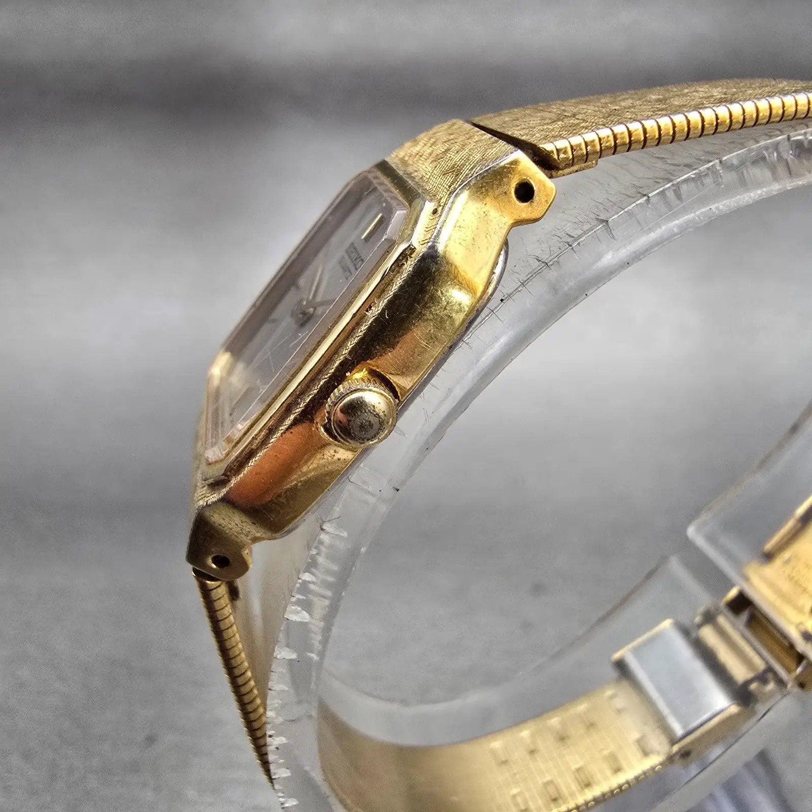 Seiko Watch Women 17mm Silver Dial Gold Tone Rectangle 2P20-5D39 New Battery VTG2