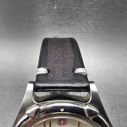 Wenger Watch Men 41mm White Dial Silver Date Round 7311X New Battery Swiss4