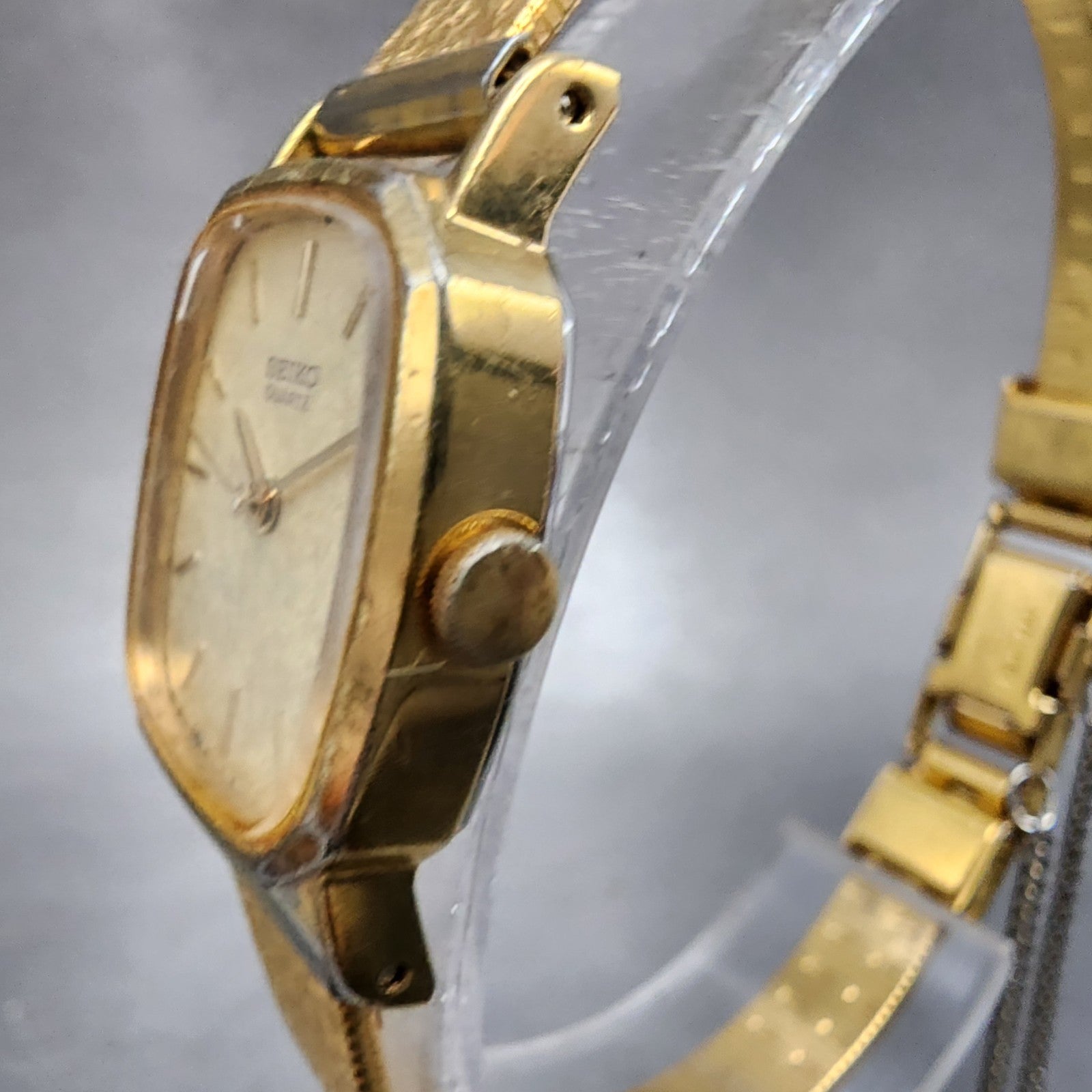 Seiko Watch Women 20mm Champagne Dial Gold Tone 54215180 New Battery2
