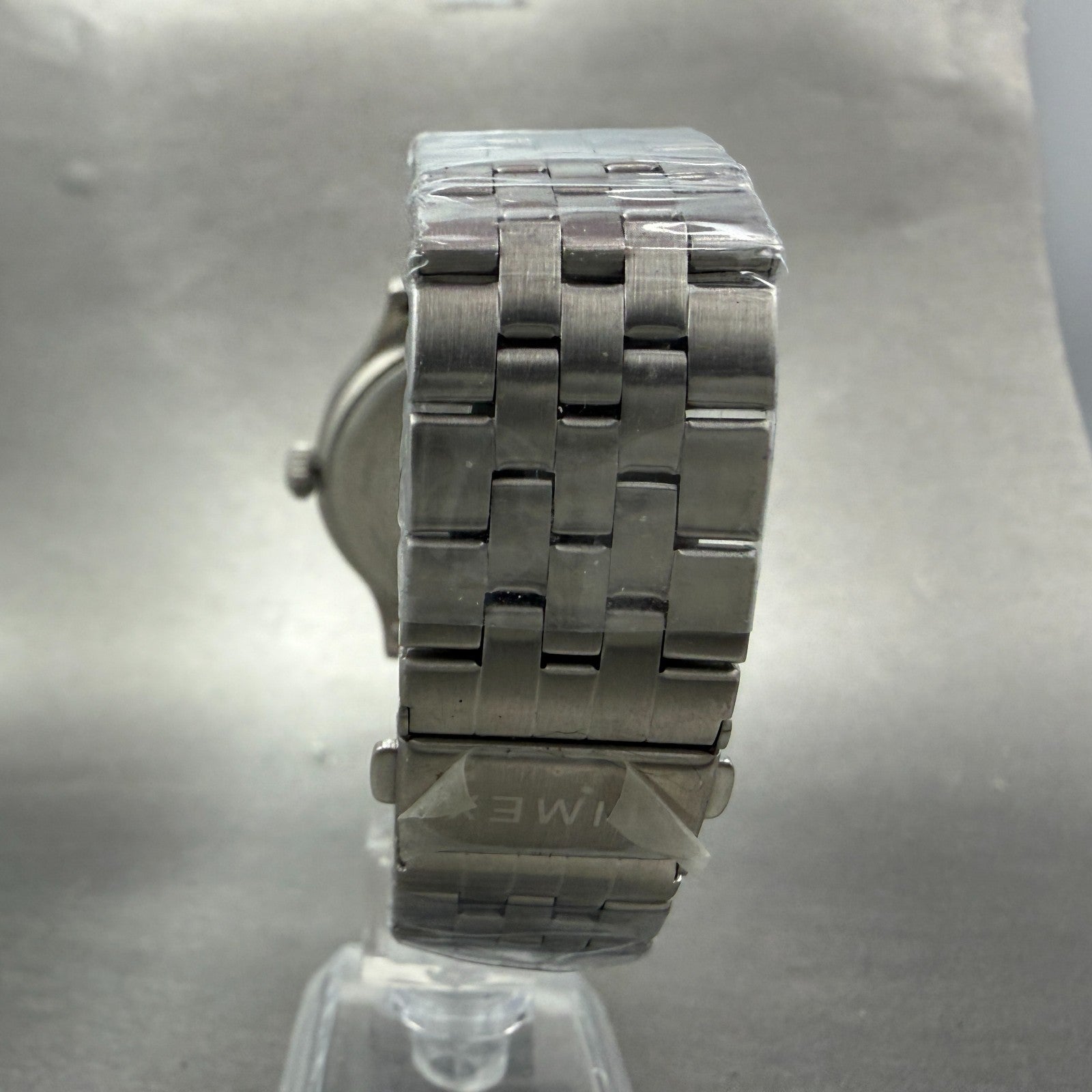 Timex Wisconsin Badgers Watch Men 43mm White Dial Silver Tone Date New Battery7