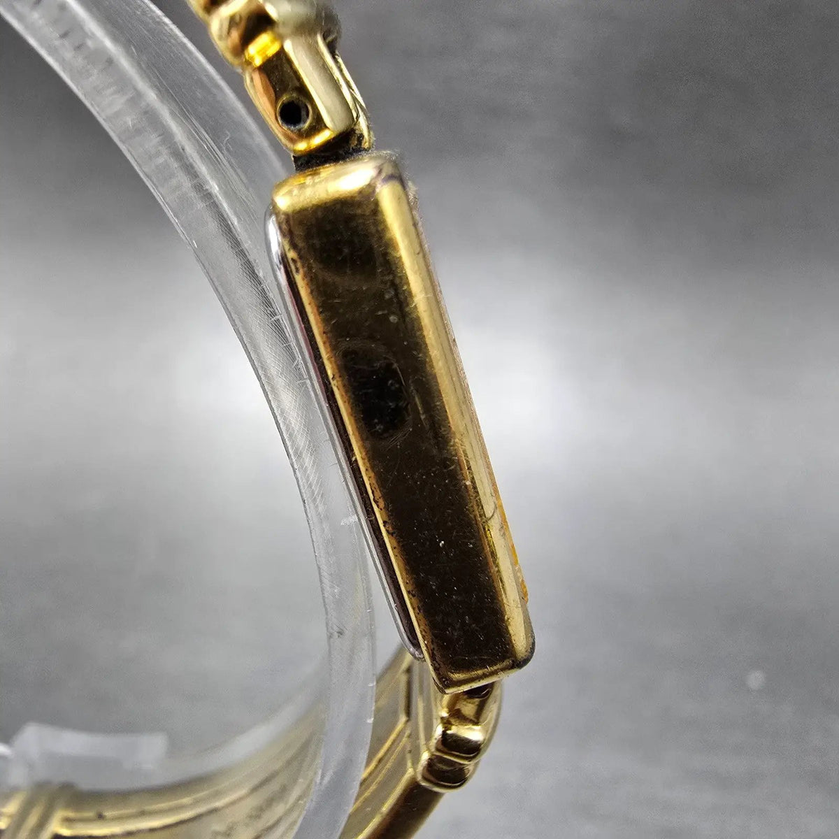 Seiko Watch Women 20mm Champagne dial Gold Square V400-6280 Bangle New Battery3